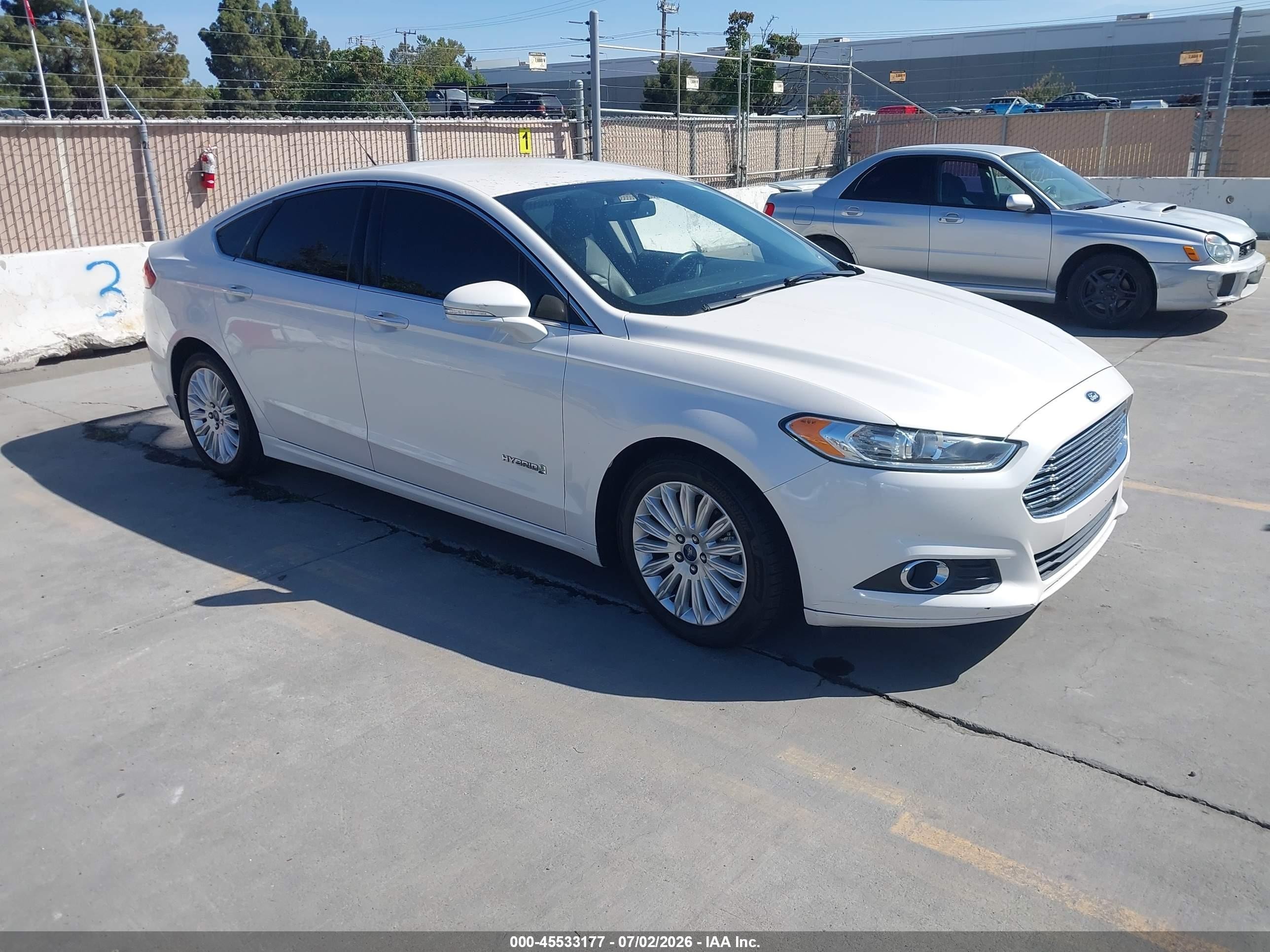 2015 Ford Fusion Hybrid Se White vin: 3FA6P0LU5FR161298