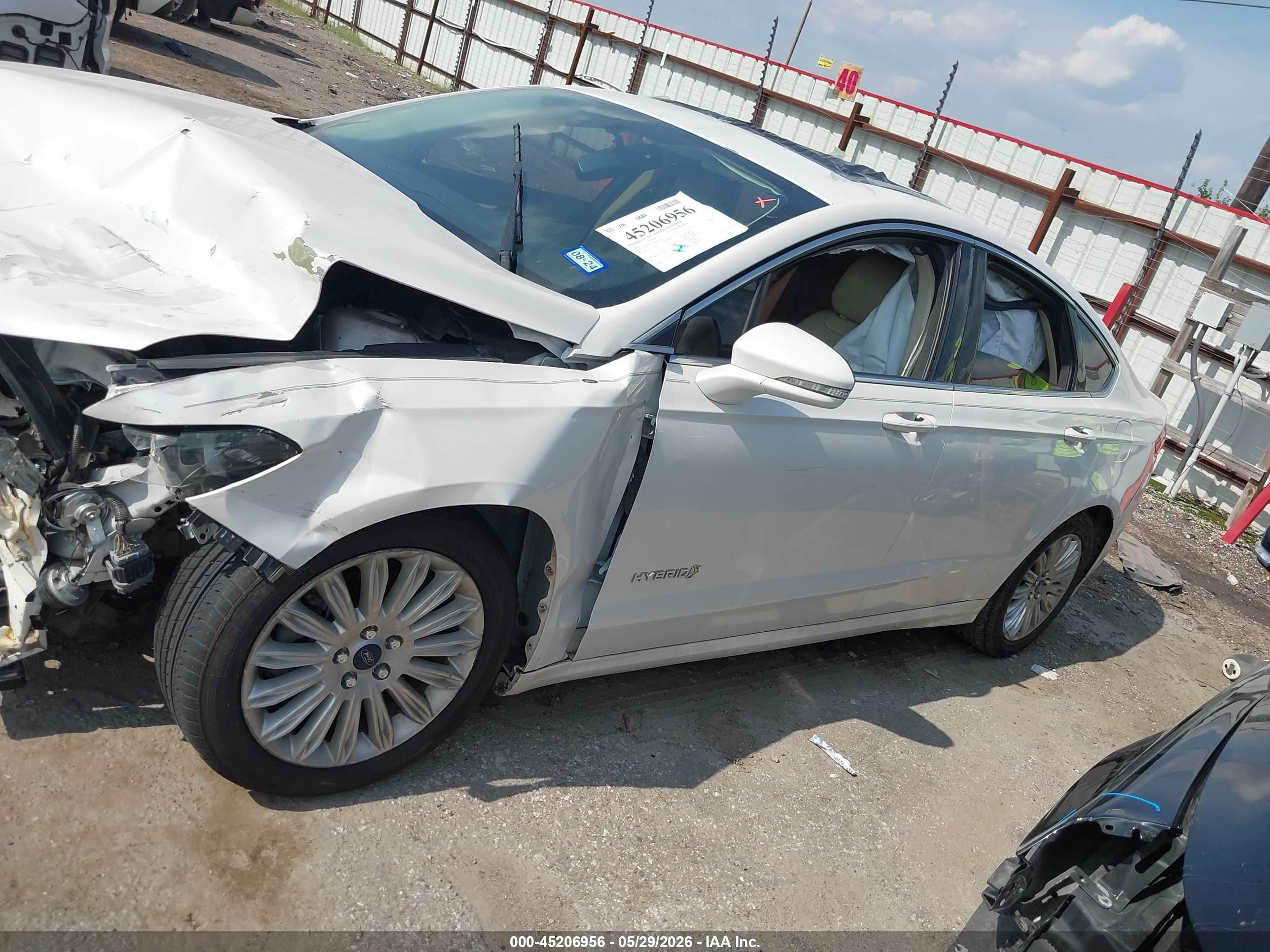 2015 Ford Fusion Hybrid Se White vin: 3FA6P0LU5FR181745