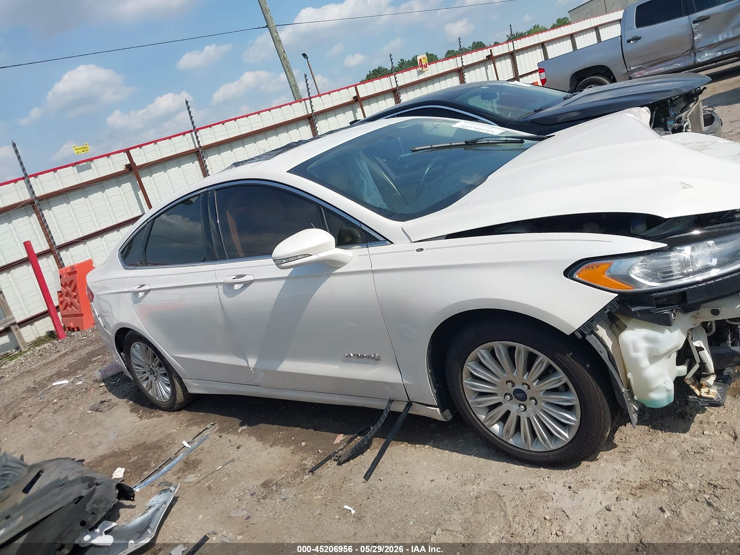 2015 Ford Fusion Hybrid Se White vin: 3FA6P0LU5FR181745
