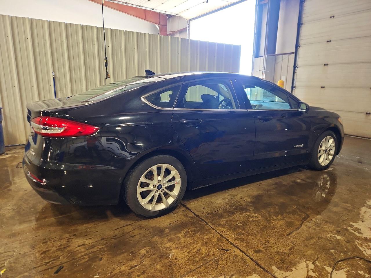 2019 Ford Fusion Se Black vin: 3FA6P0LU5KR192772