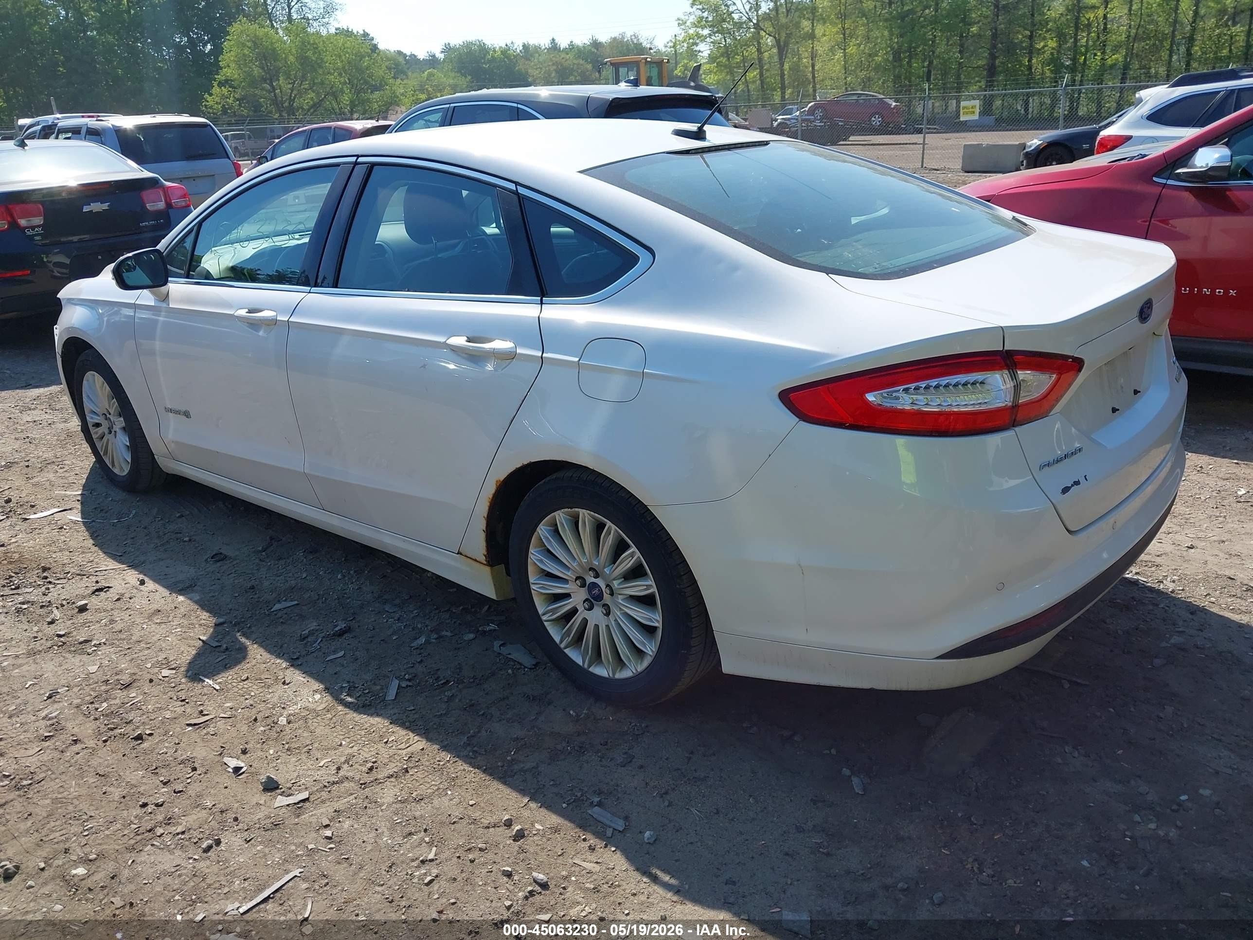 2013 Ford Fusion Hybrid Se Бежевый vin: 3FA6P0LU6DR380963