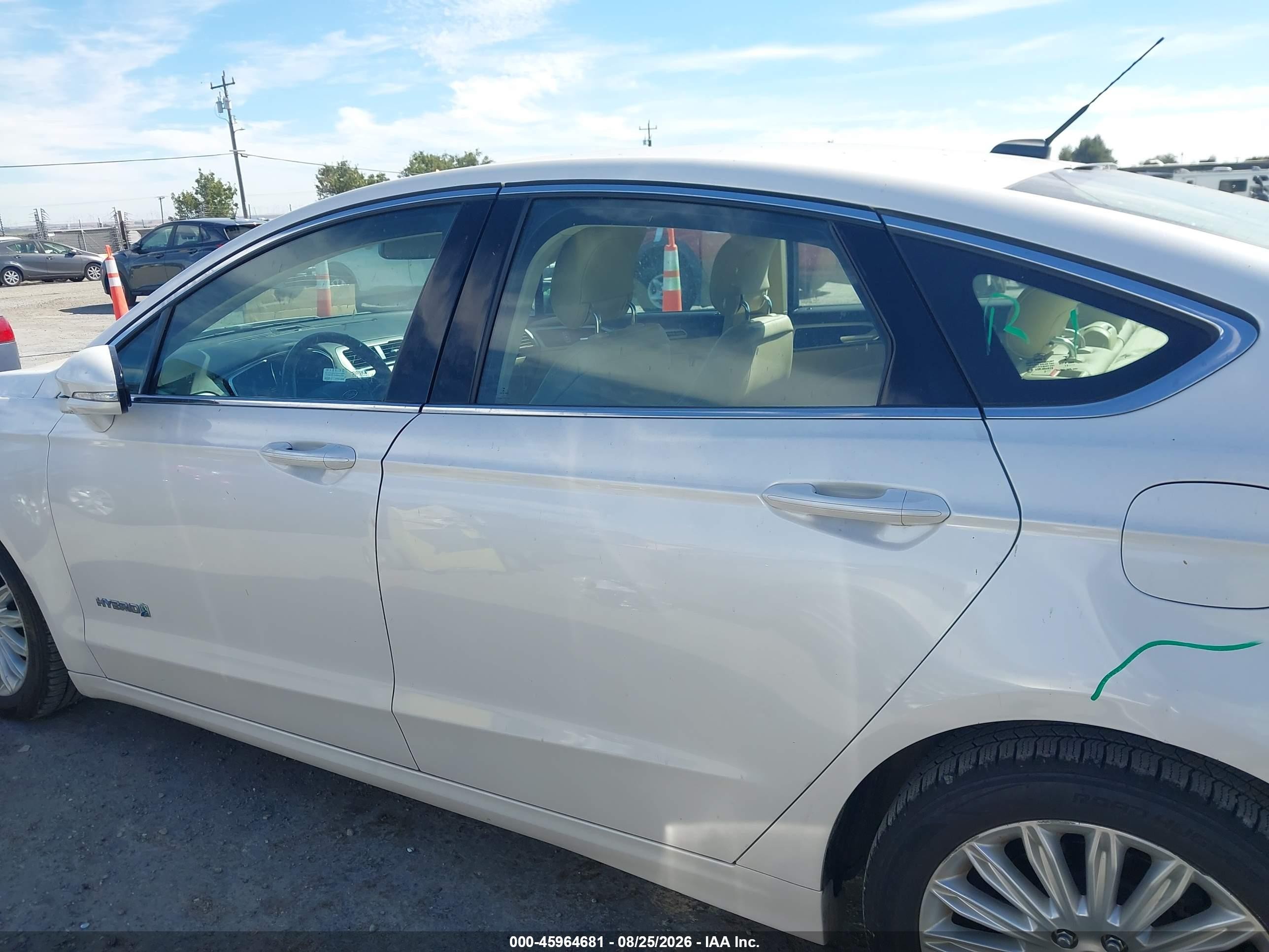 2014 Ford Fusion Hybrid Se White vin: 3FA6P0LU6ER170431