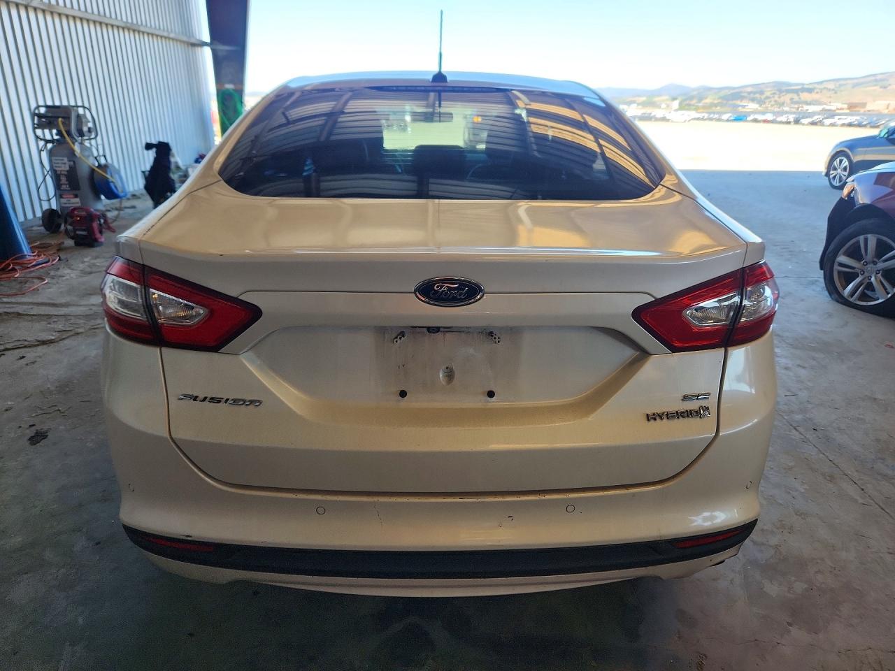 2014 Ford Fusion Se Hybrid White vin: 3FA6P0LU6ER203072