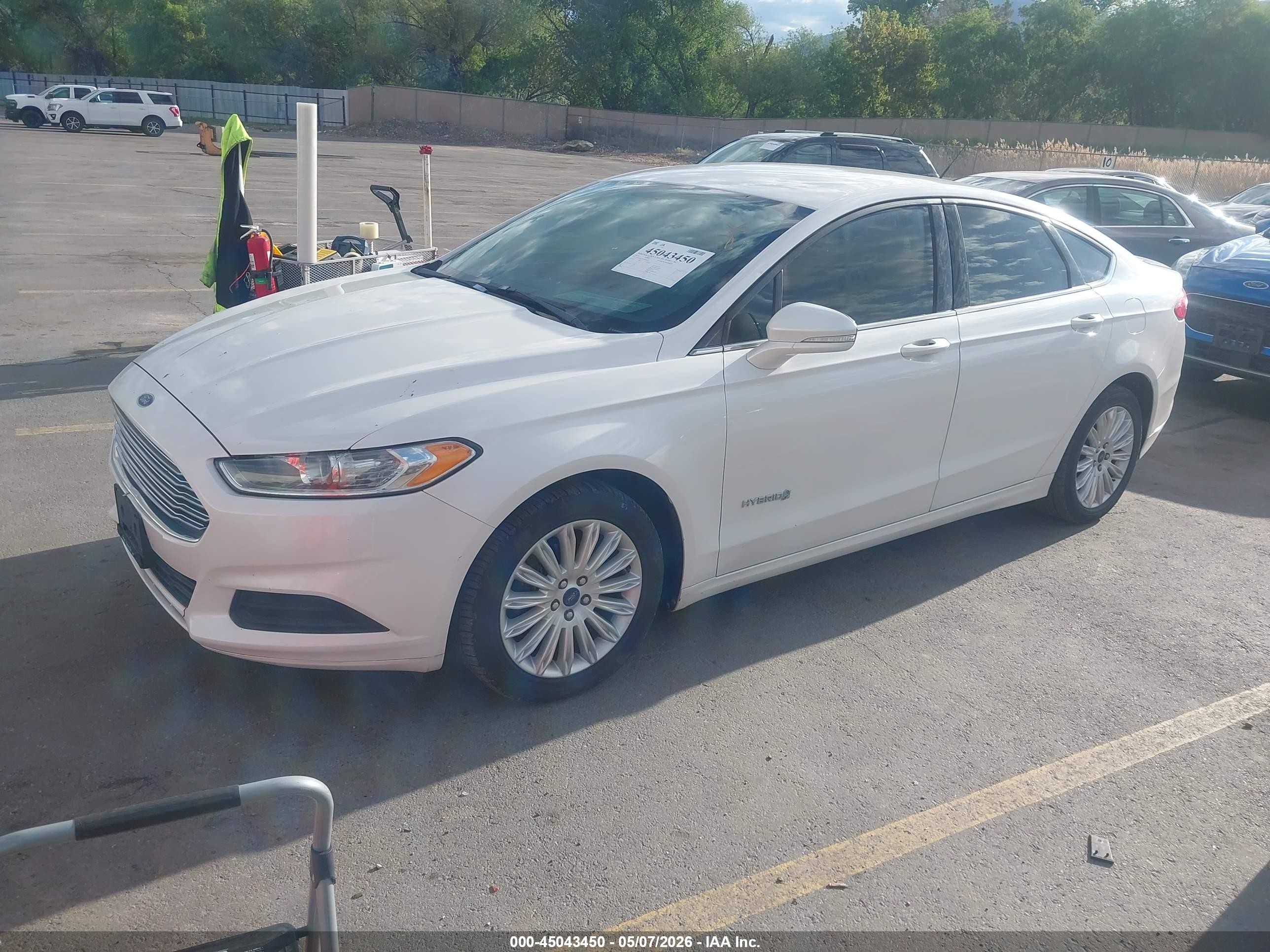 2014 Ford Fusion Hybrid Se White vin: 3FA6P0LU6ER268634