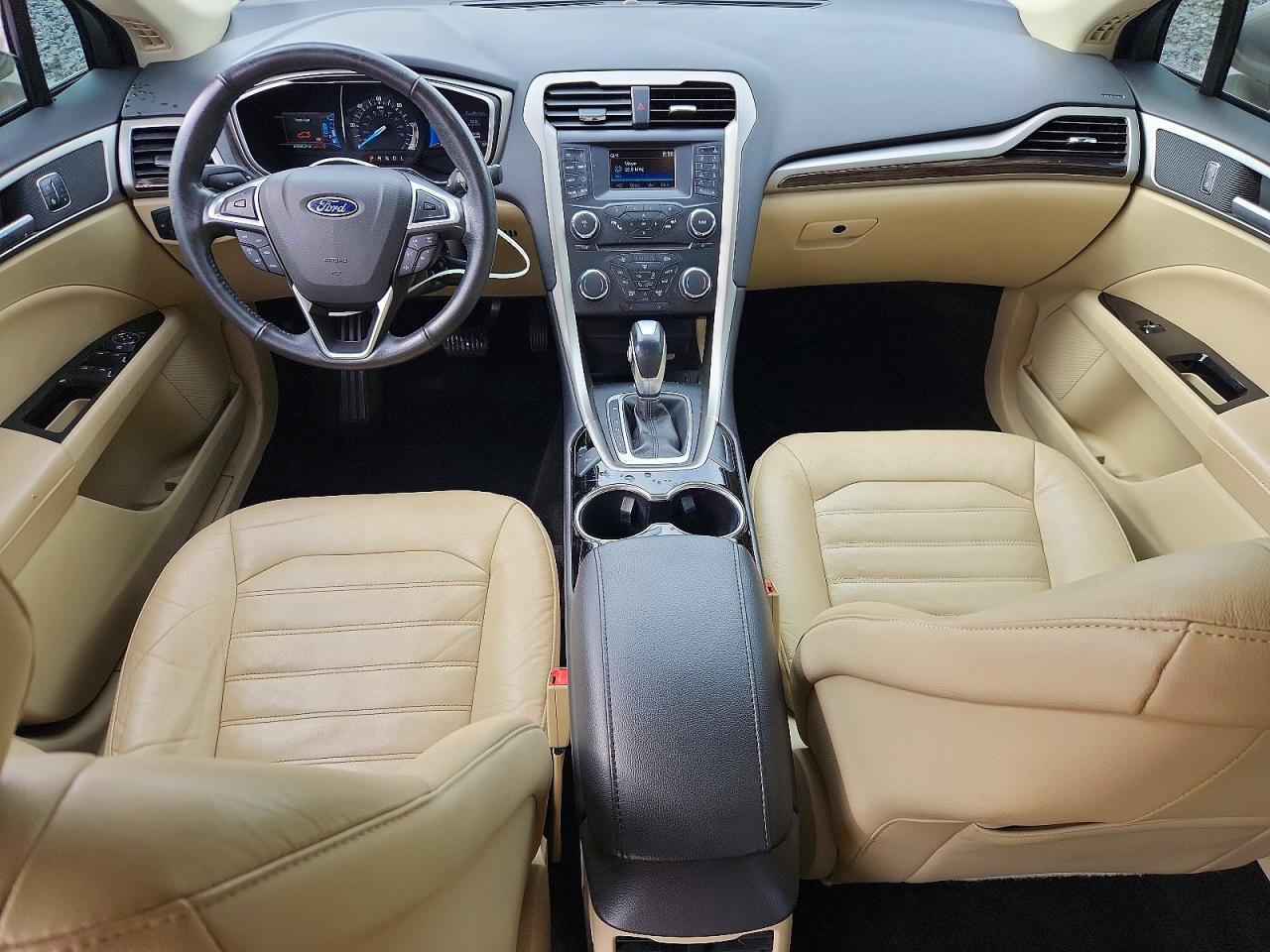 2015 Ford Fusion Se Hybrid Желто-коричневый vin: 3FA6P0LU6FR197985