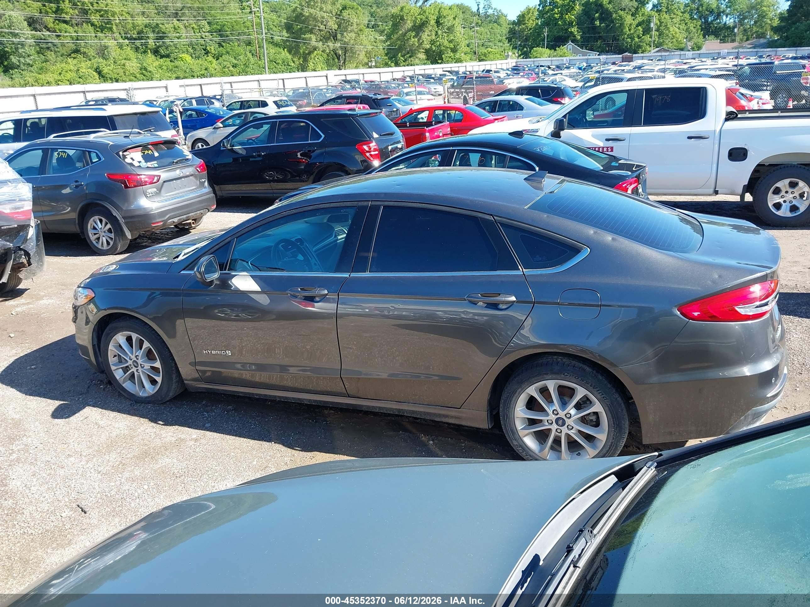 2019 Ford Fusion Hybrid Se Gray vin: 3FA6P0LU7KR253054