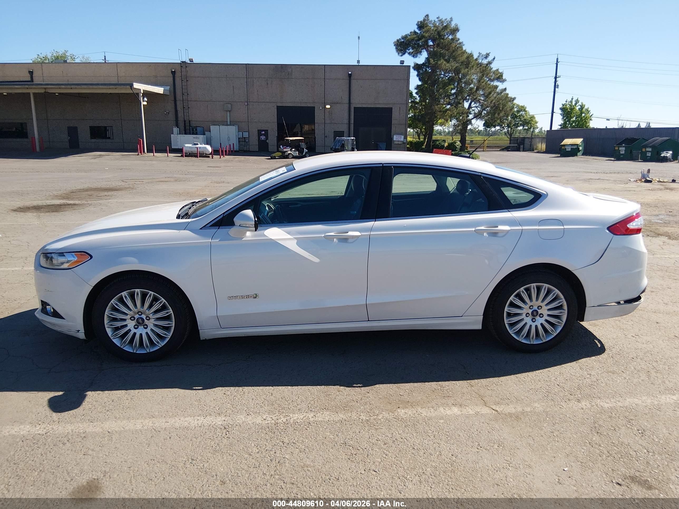 2014 Ford Fusion Hybrid Se White vin: 3FA6P0LU8ER269686