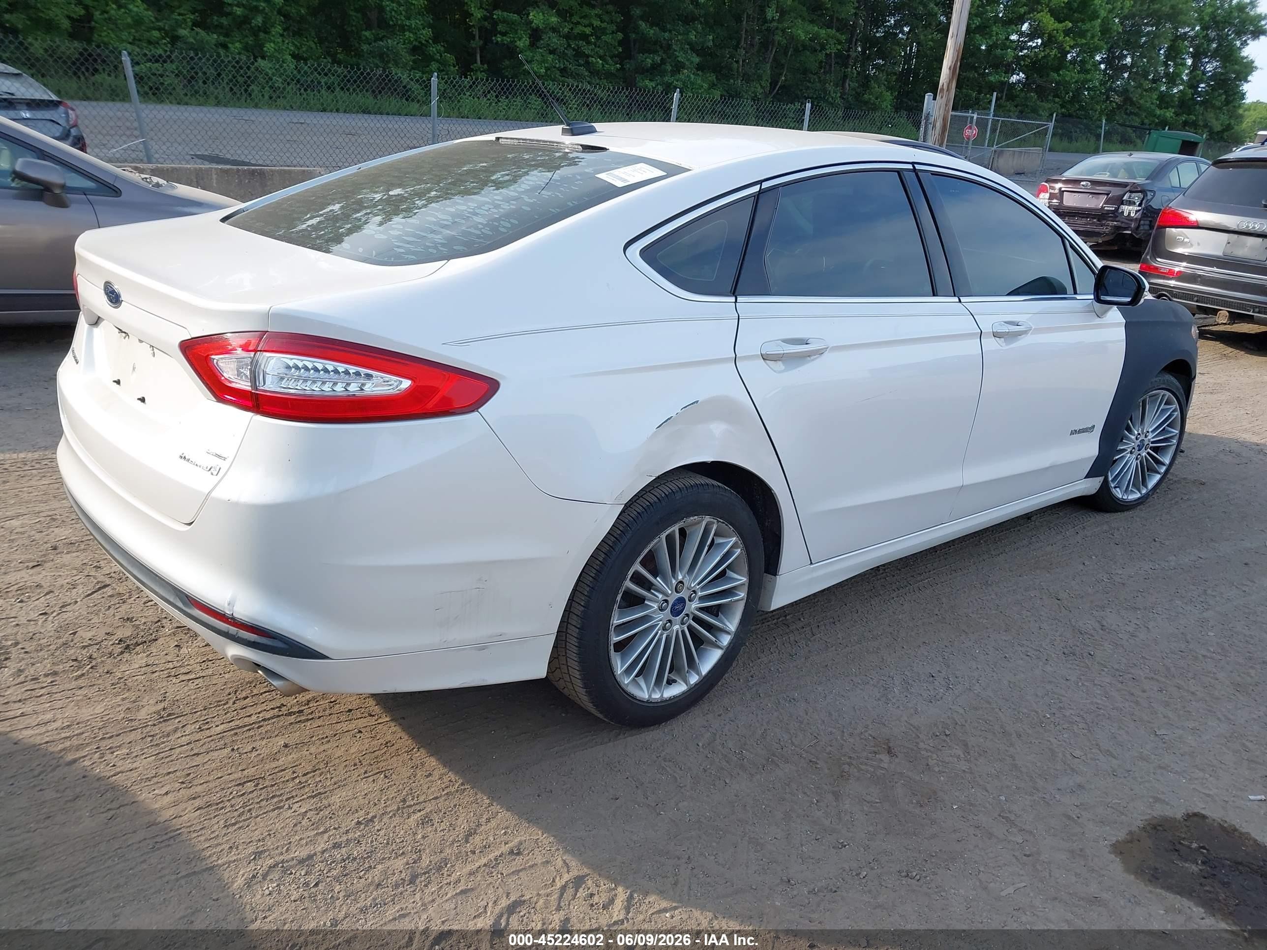 2014 Ford Fusion Hybrid Se White vin: 3FA6P0LU8ER311094
