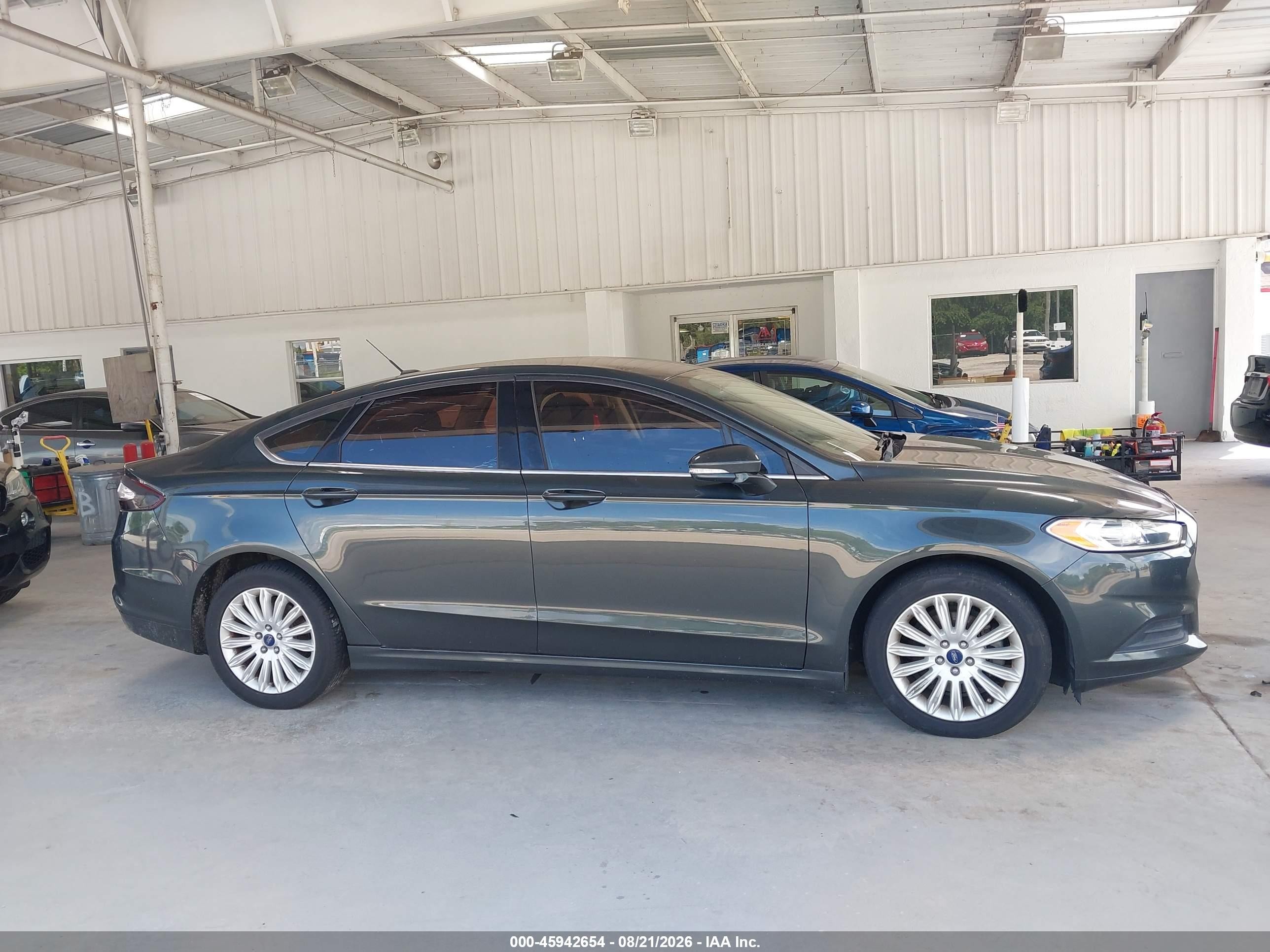 2015 Ford Fusion Hybrid Se Серый vin: 3FA6P0LU8FR254526