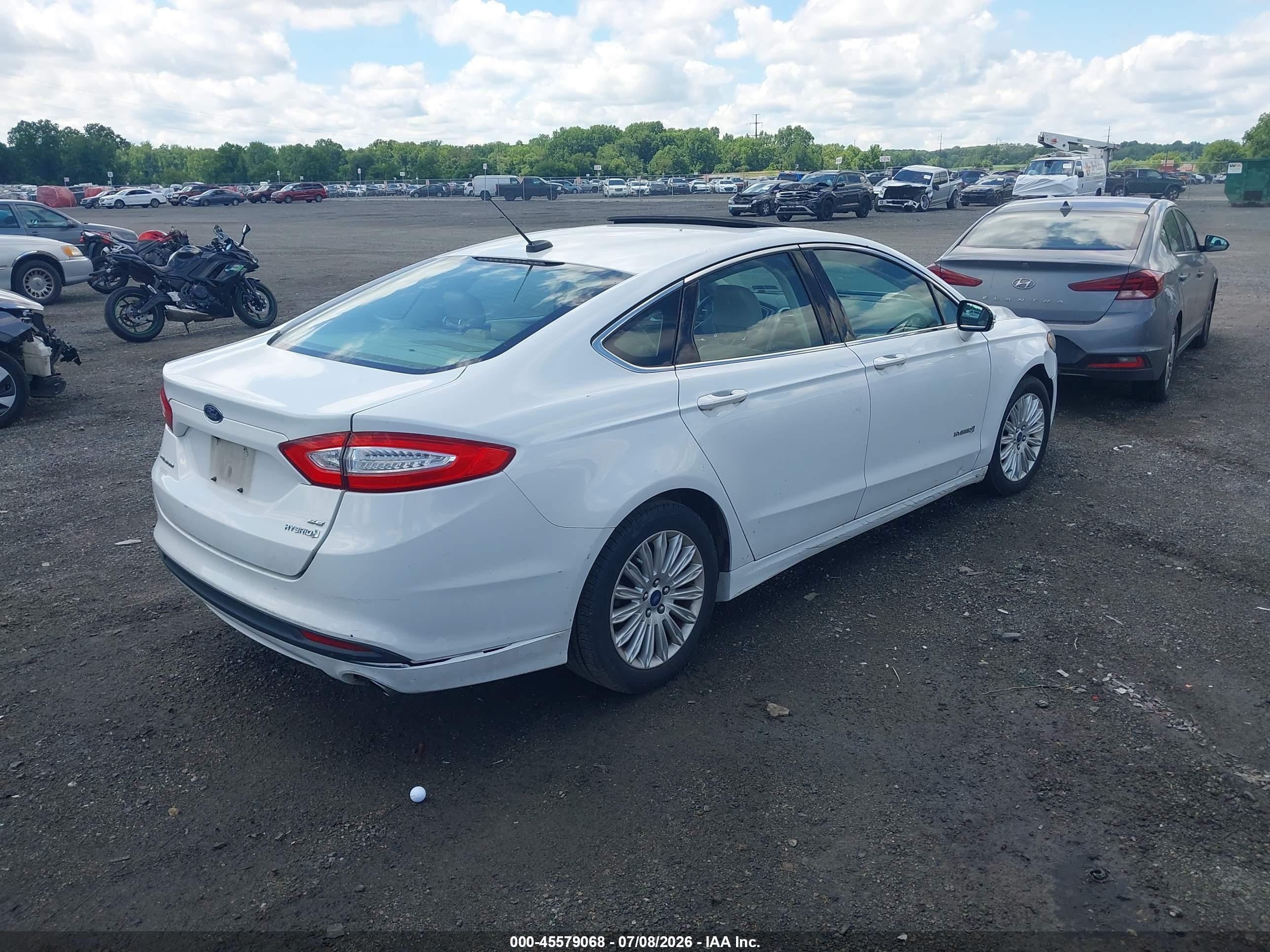 2013 Ford Fusion Hybrid Se Белый vin: 3FA6P0LU9DR204568