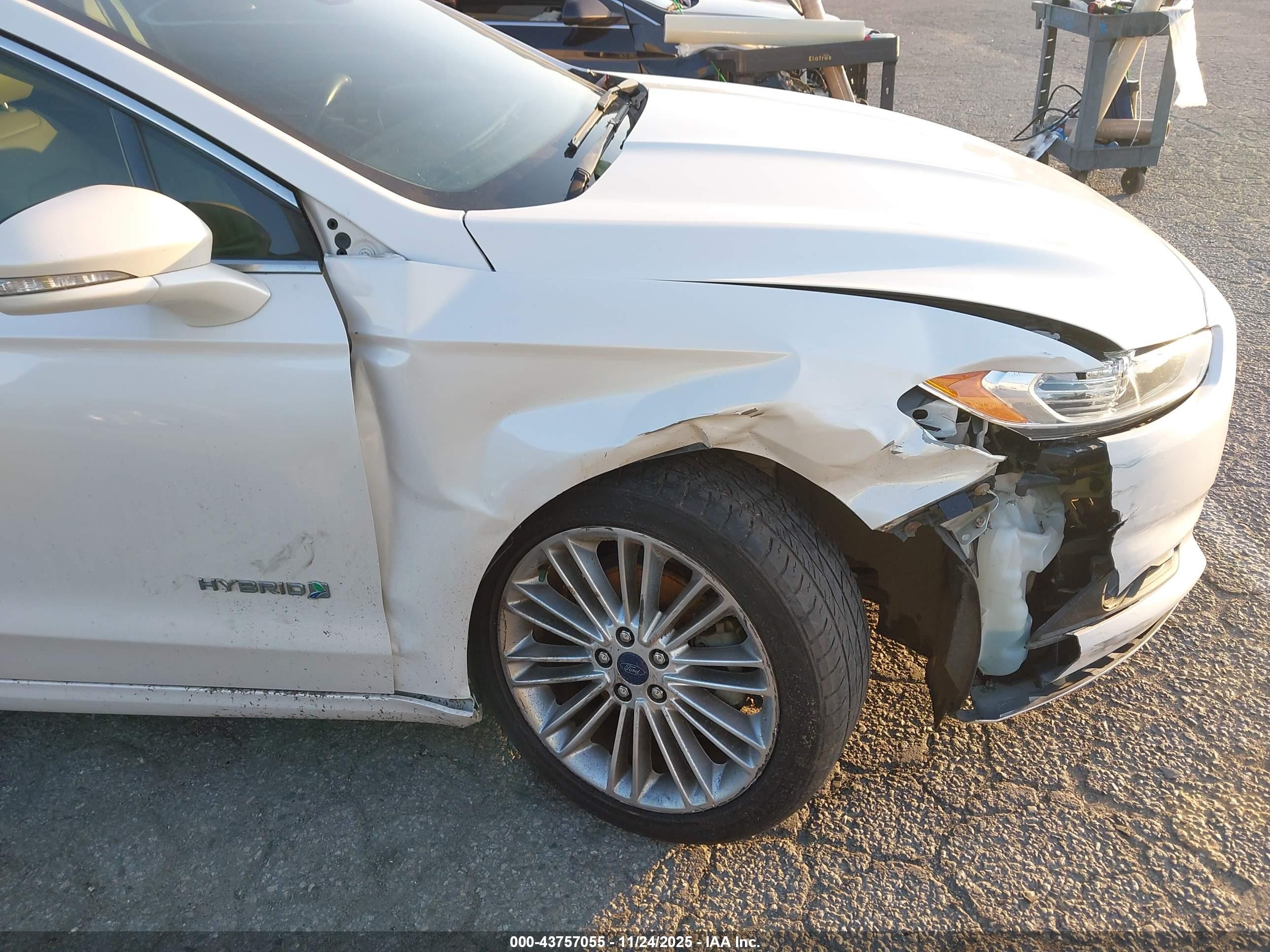 2014 Ford Fusion Hybrid Se White vin: 3FA6P0LUXER181304