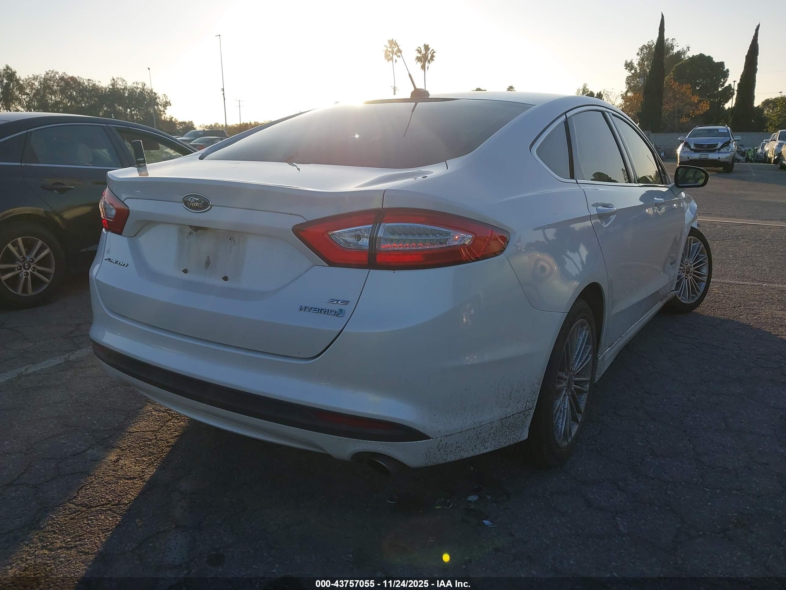 2014 Ford Fusion Hybrid Se White vin: 3FA6P0LUXER181304