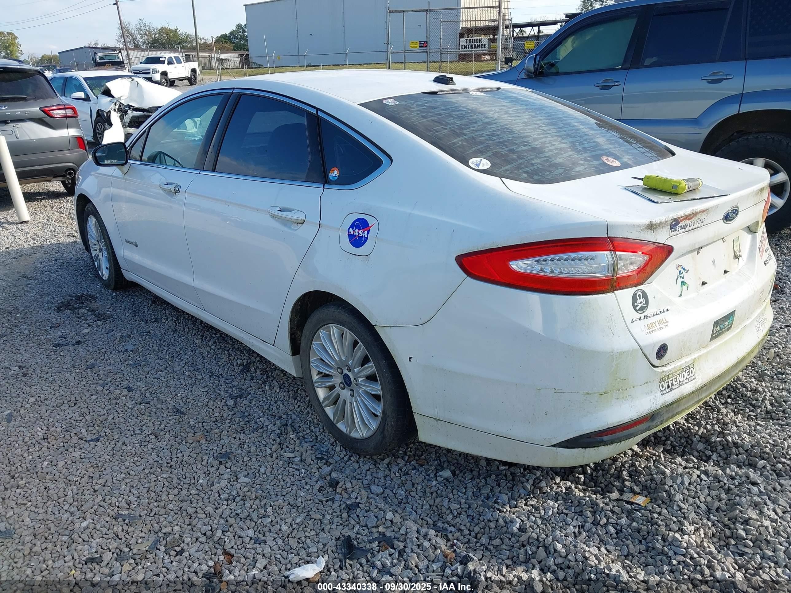 2014 Ford Fusion Hybrid Se White vin: 3FA6P0LUXER301733