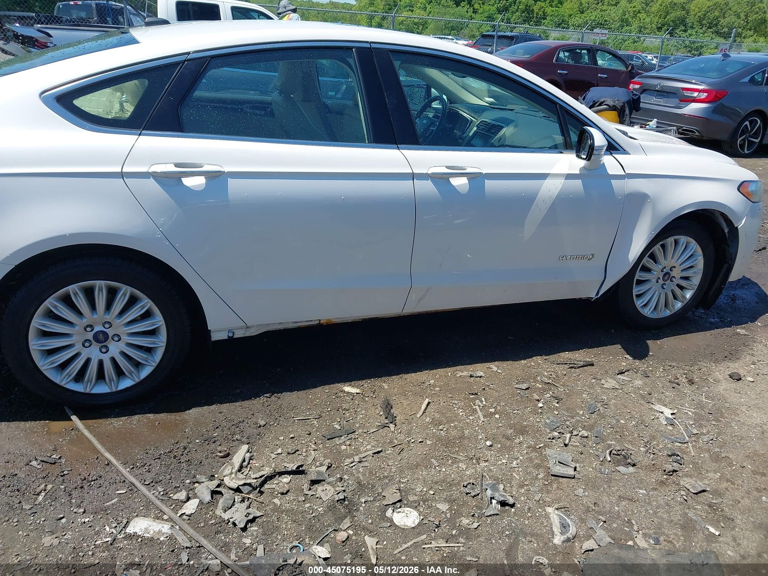 2015 Ford Fusion Hybrid Se White vin: 3FA6P0LUXFR167467