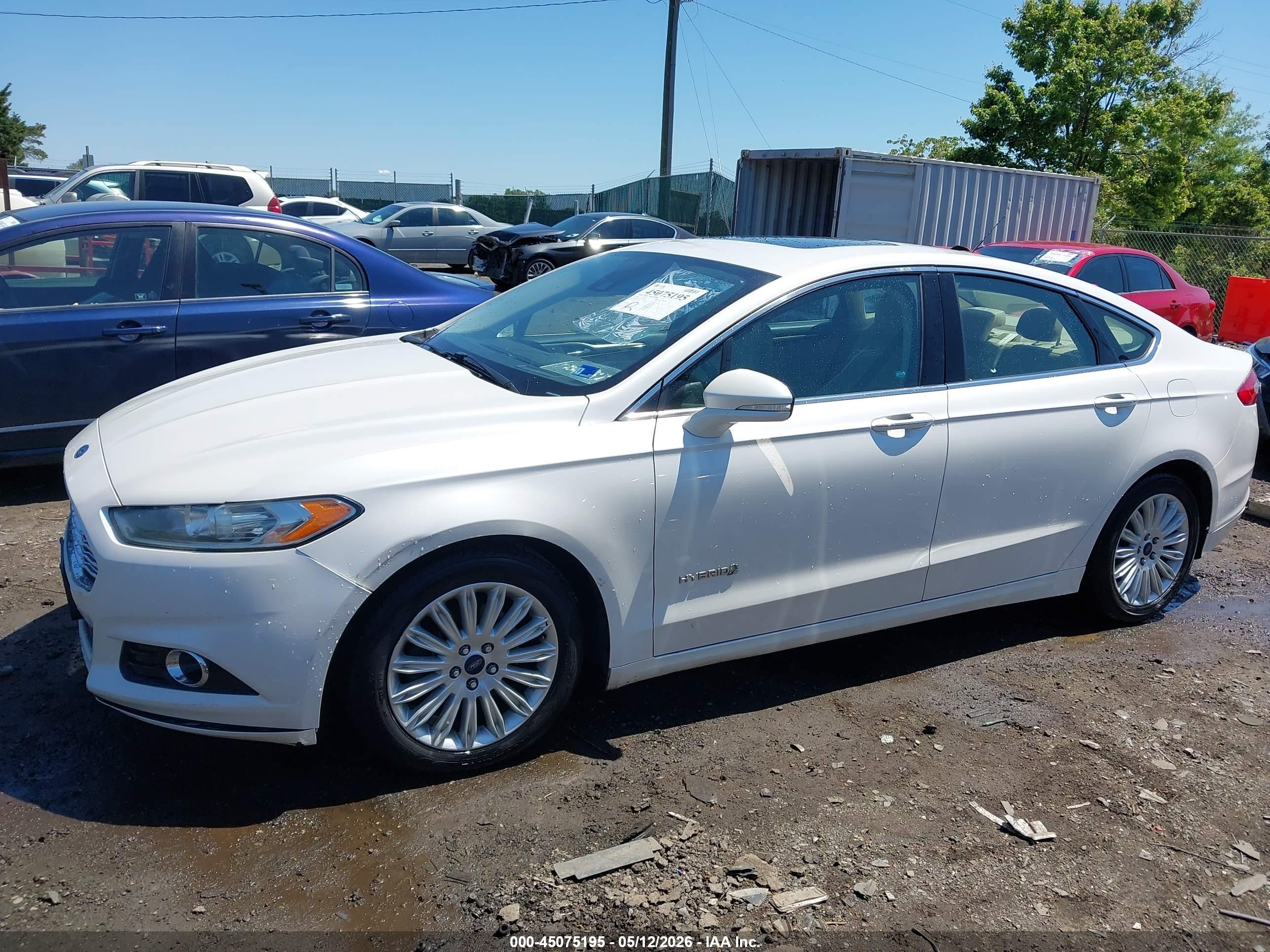 2015 Ford Fusion Hybrid Se White vin: 3FA6P0LUXFR167467