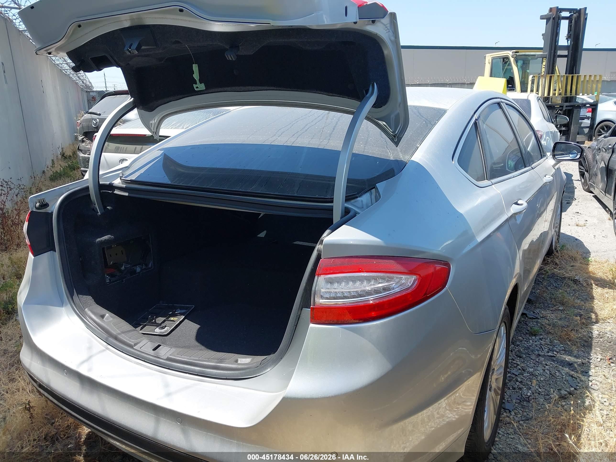 2015 Ford Fusion Hybrid Se Серебряный vin: 3FA6P0LUXFR199965