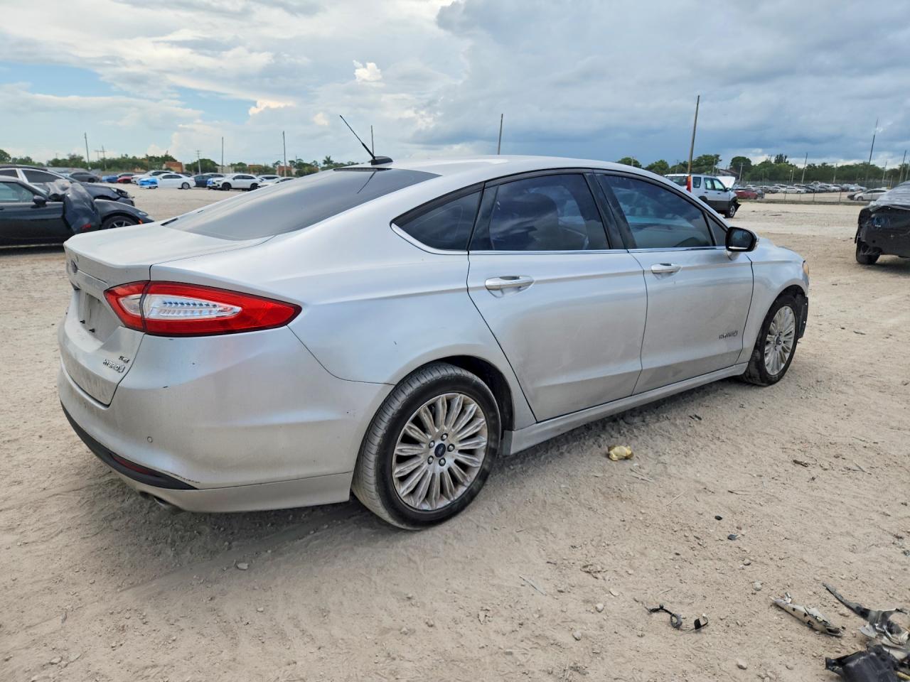 2015 Ford Fusion Se Hybrid Silver vin: 3FA6P0LUXFR288712