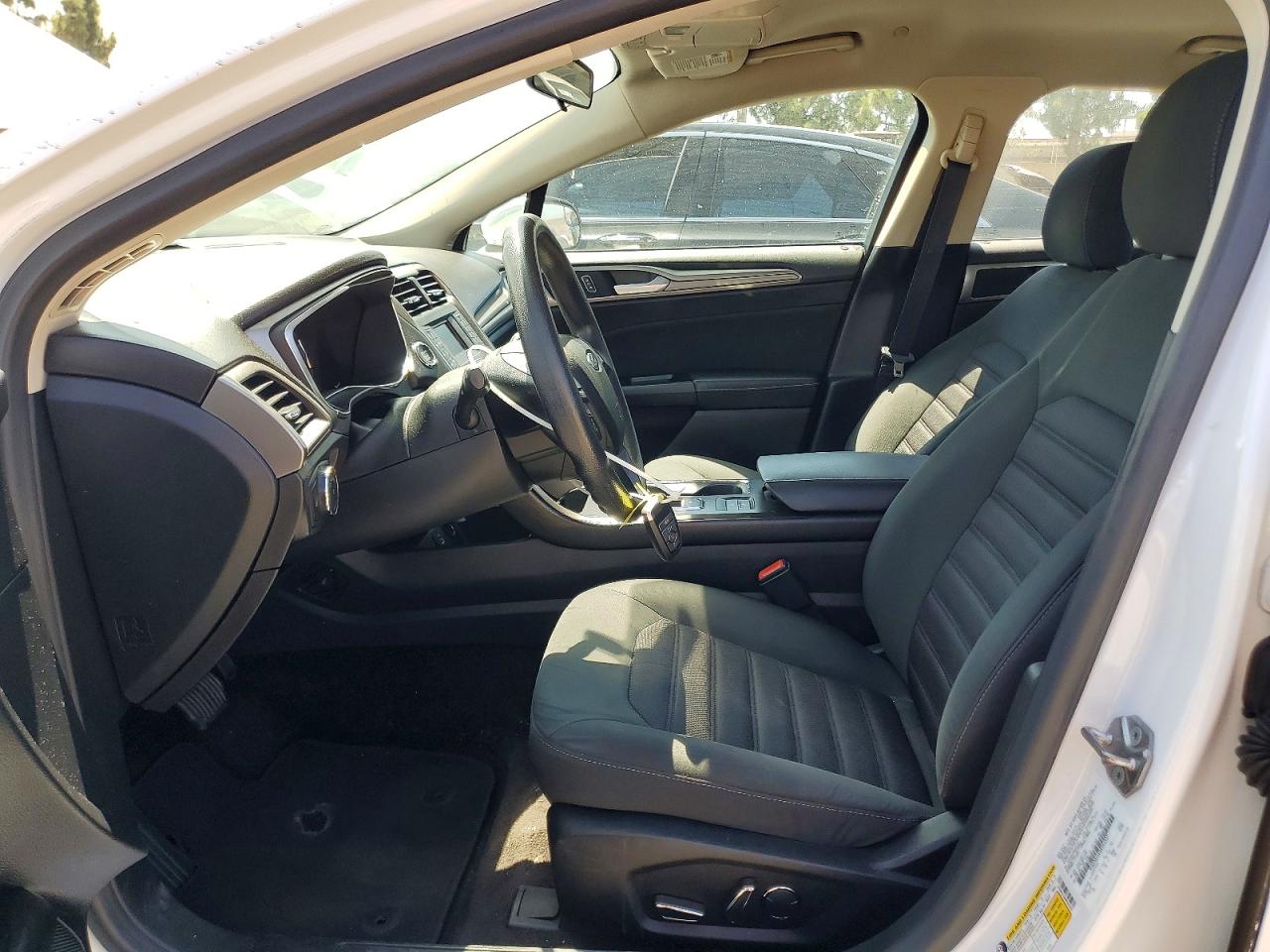 2017 Ford Fusion Se Hybrid Белый vin: 3FA6P0LUXHR355327