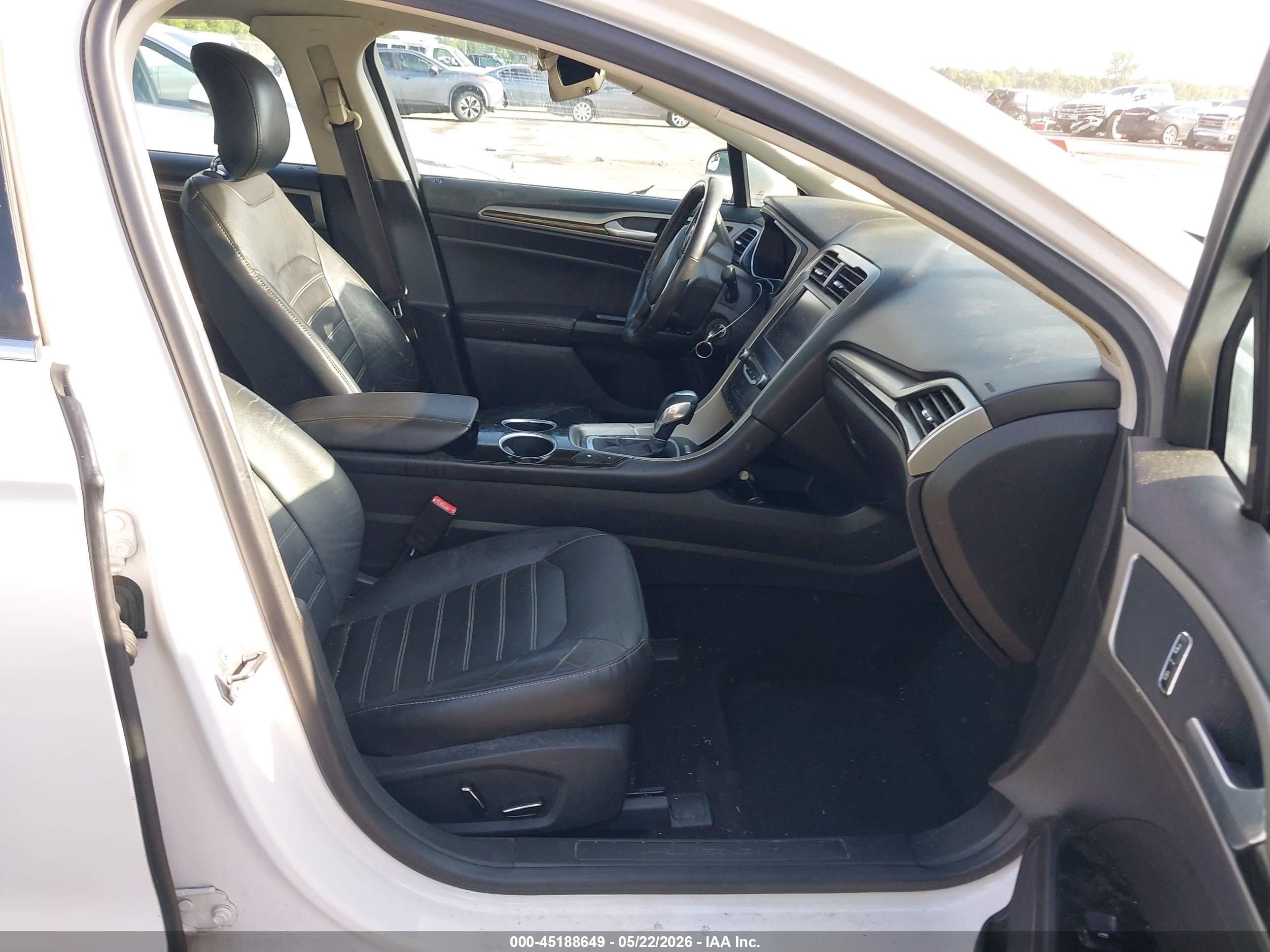 2013 Ford Fusion Energi Se Luxury White vin: 3FA6P0PU0DR233144