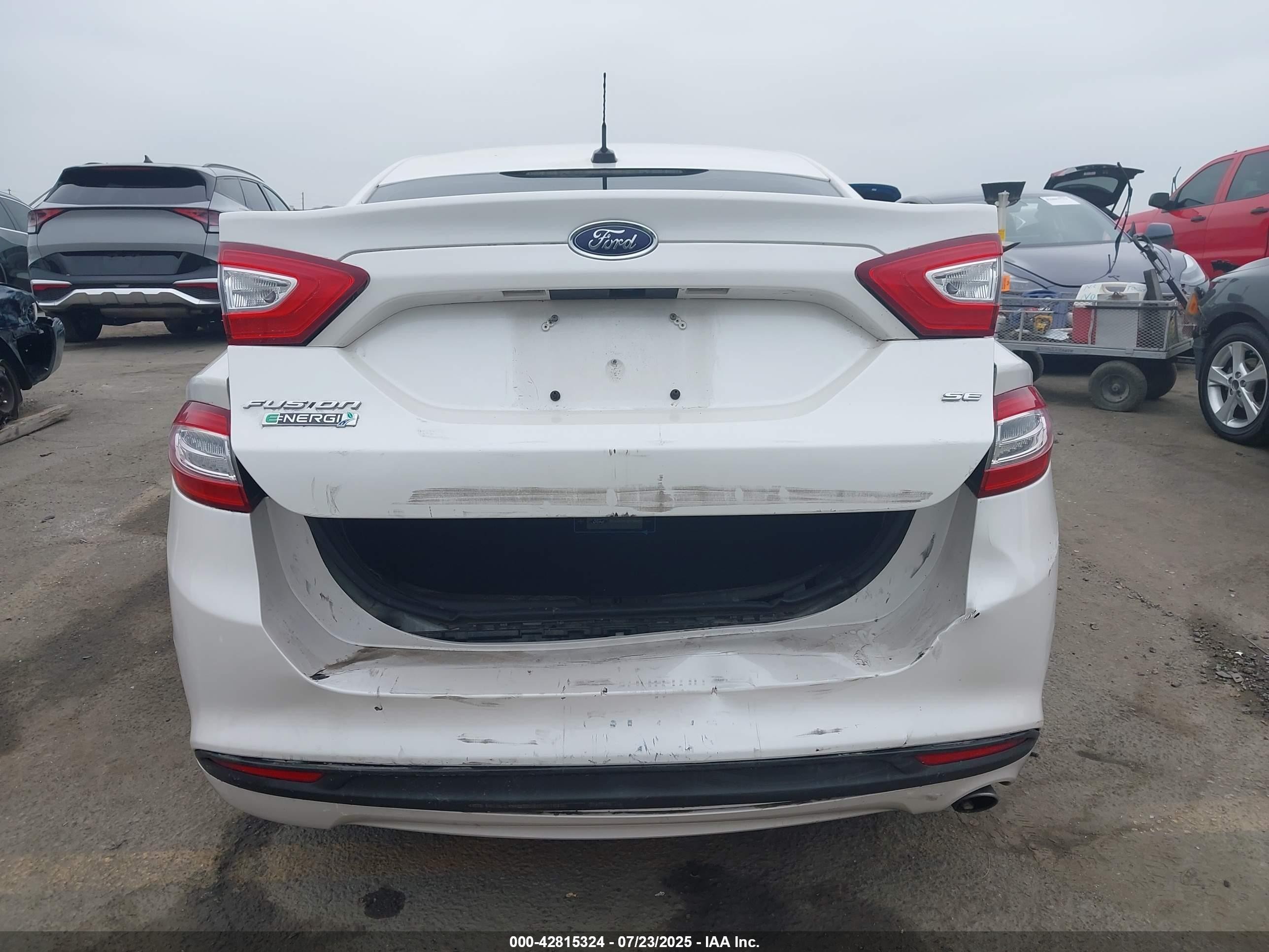 2013 Ford Fusion Energi Se Luxury White vin: 3FA6P0PU0DR285468