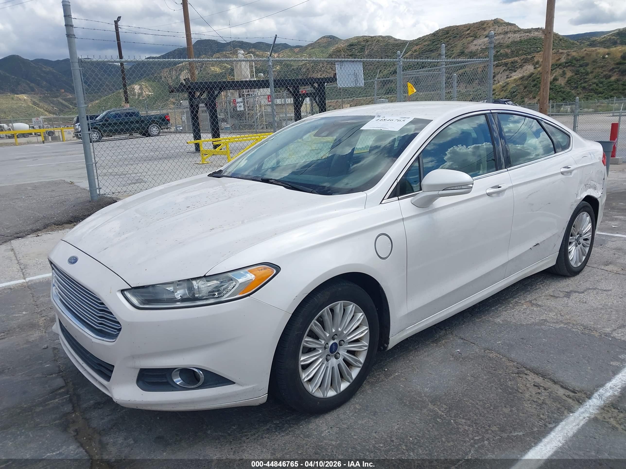 2013 Ford Fusion Energi Se Luxury White vin: 3FA6P0PU0DR373792