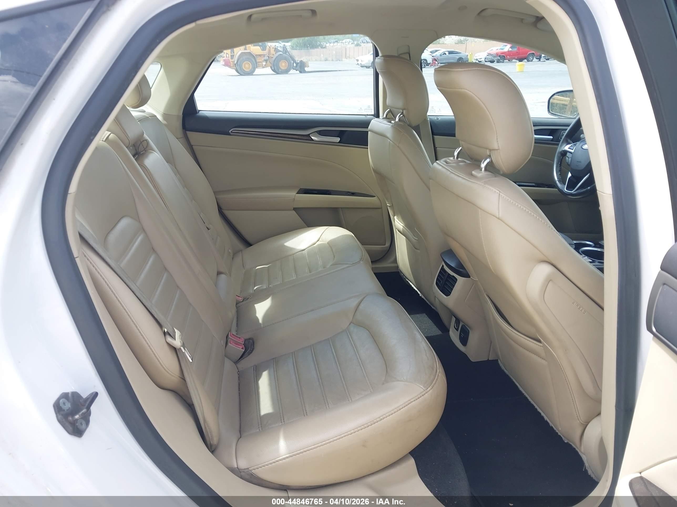 2013 Ford Fusion Energi Se Luxury White vin: 3FA6P0PU0DR373792