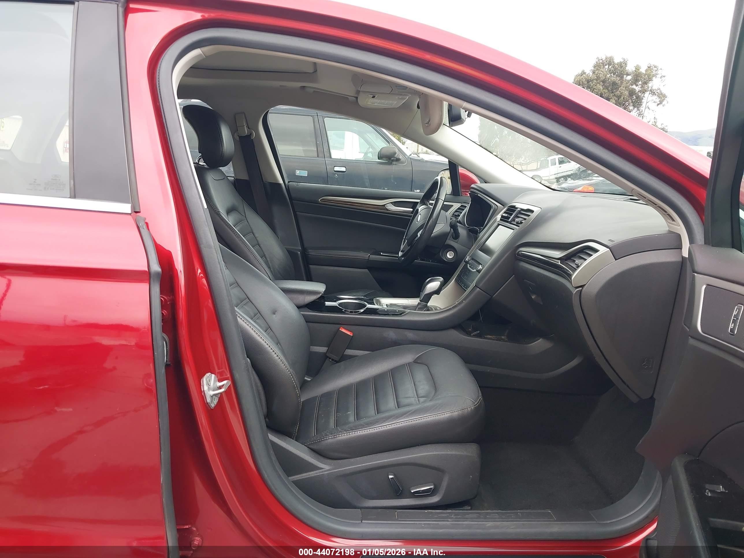 2013 Ford Fusion Energi Se Luxury Red vin: 3FA6P0PU0DR386803