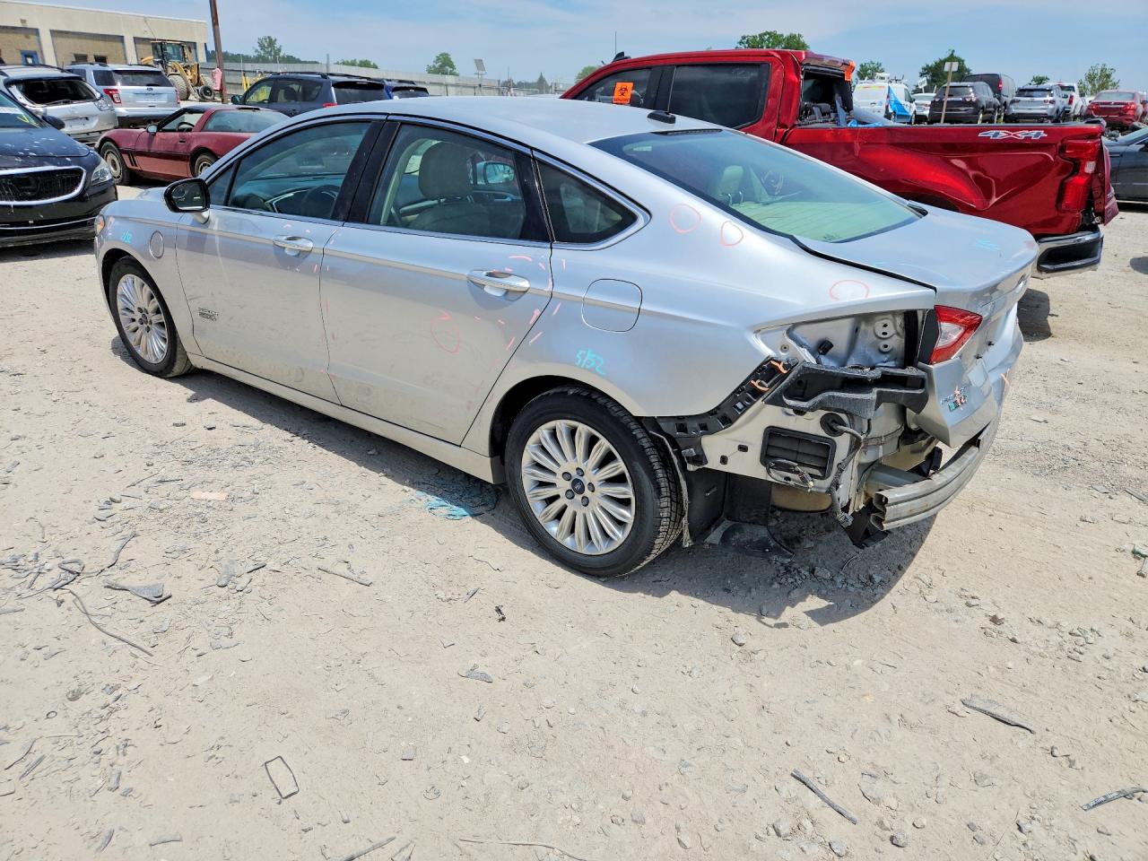 2015 Ford Fusion Se Phev Серебряный vin: 3FA6P0PU0FR301137