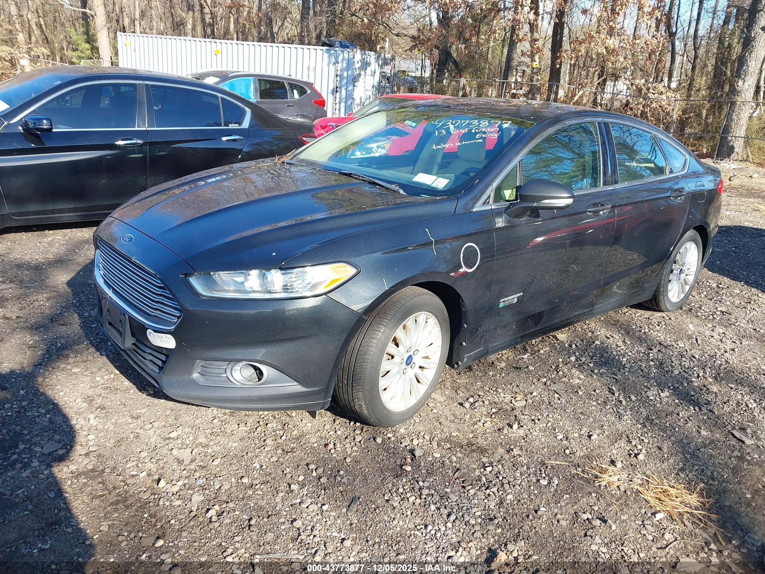 2013 Ford Fusion Energi Se Luxury Black vin: 3FA6P0PU1DR270638
