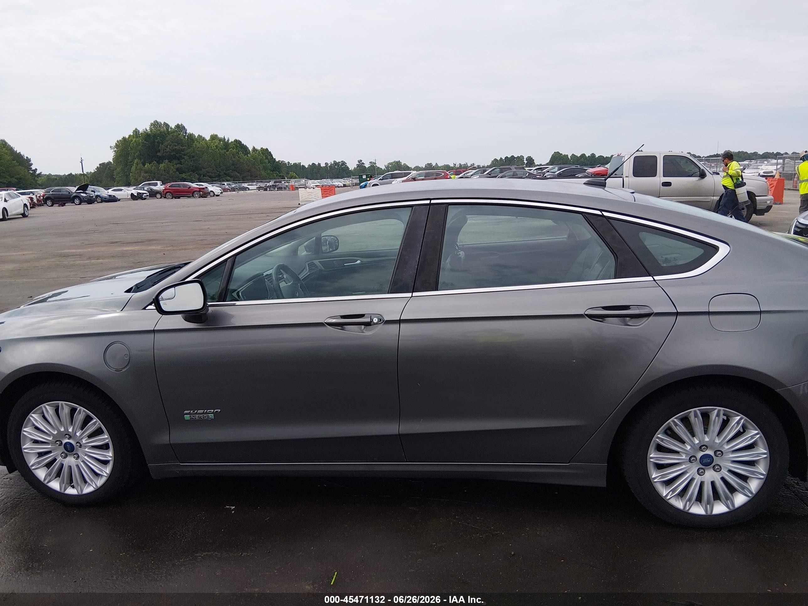 2014 Ford Fusion Energi Se Luxury Silver vin: 3FA6P0PU1ER107098