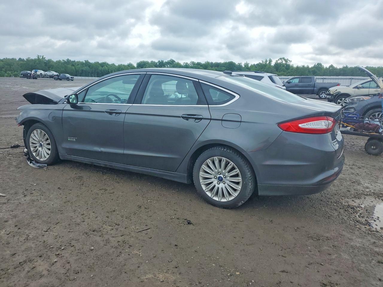 2015 Ford Fusion Se Phev Серый vin: 3FA6P0PU1FR166086