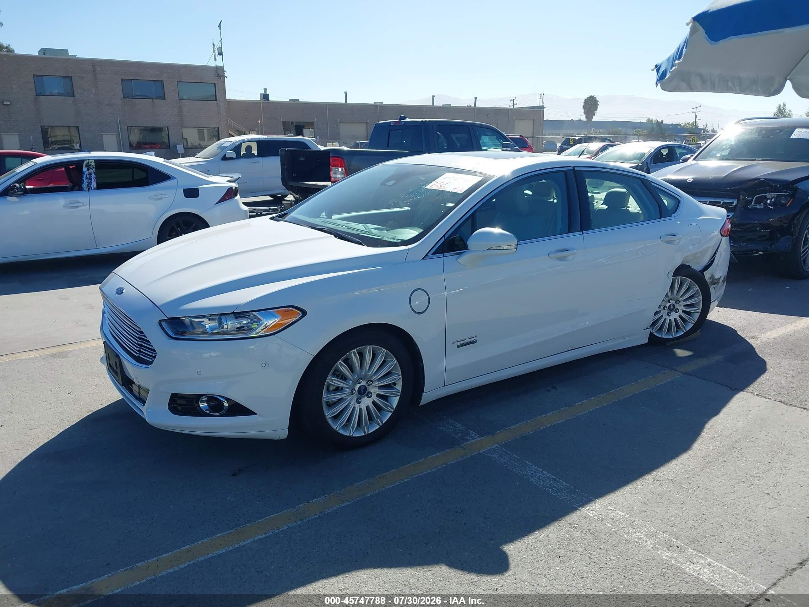 2013 Ford Fusion Energi Se Luxury White vin: 3FA6P0PU2DR242475