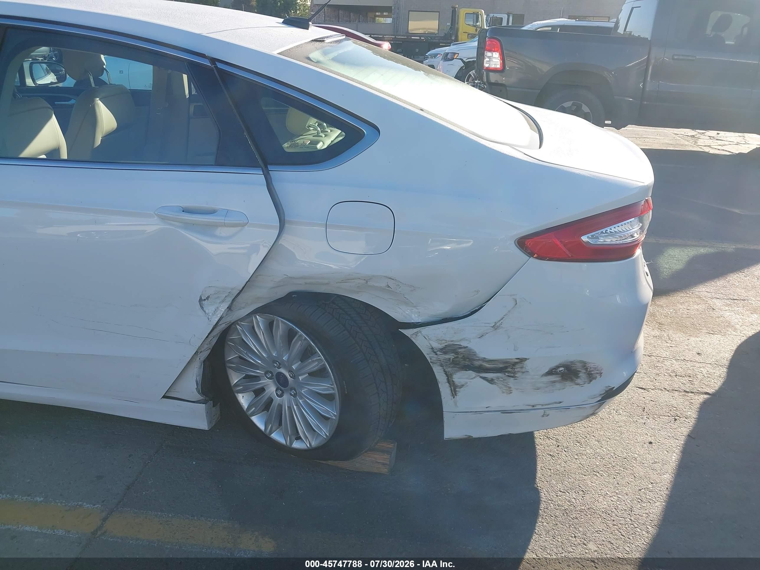 2013 Ford Fusion Energi Se Luxury White vin: 3FA6P0PU2DR242475