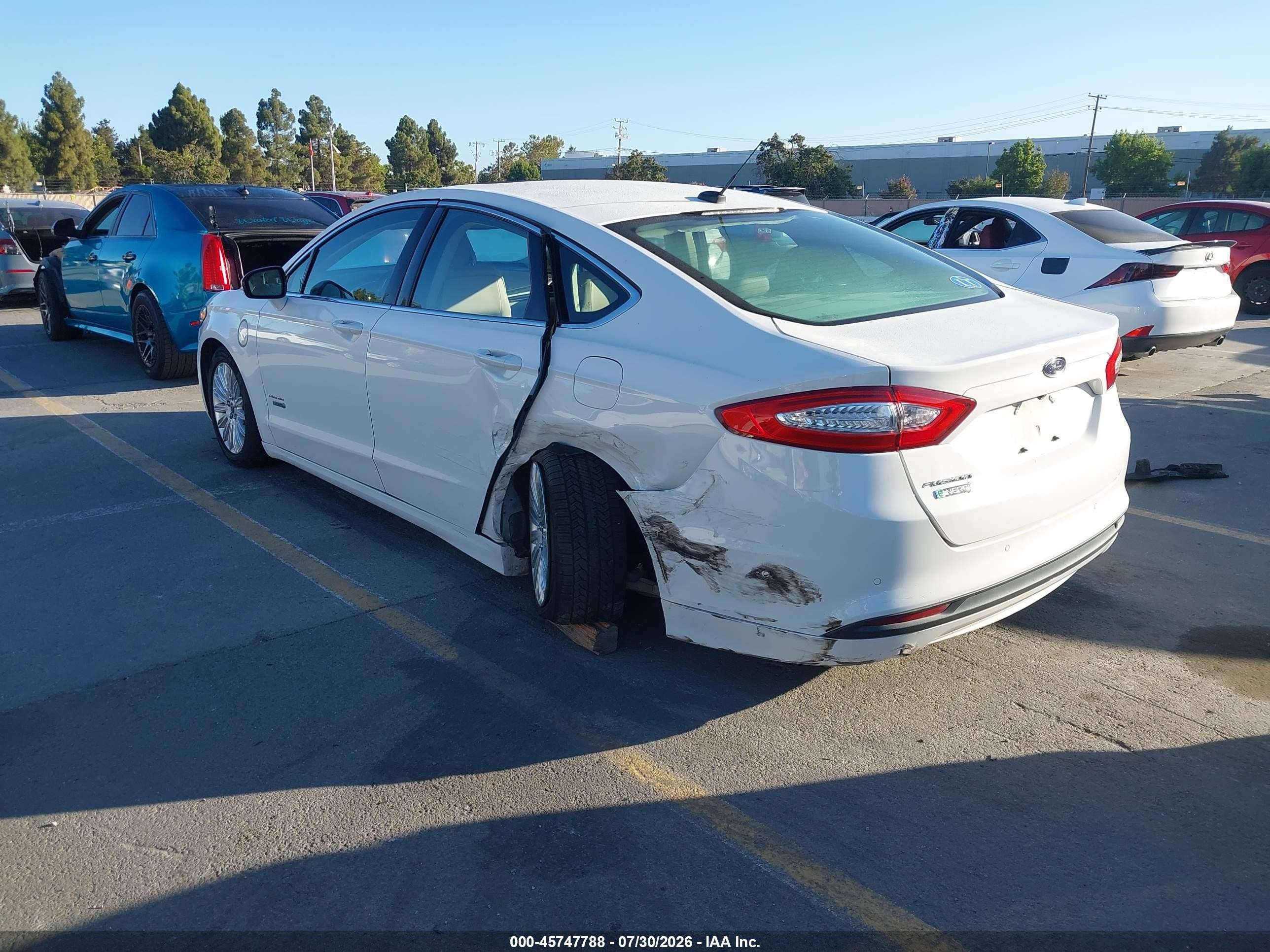 2013 Ford Fusion Energi Se Luxury White vin: 3FA6P0PU2DR242475