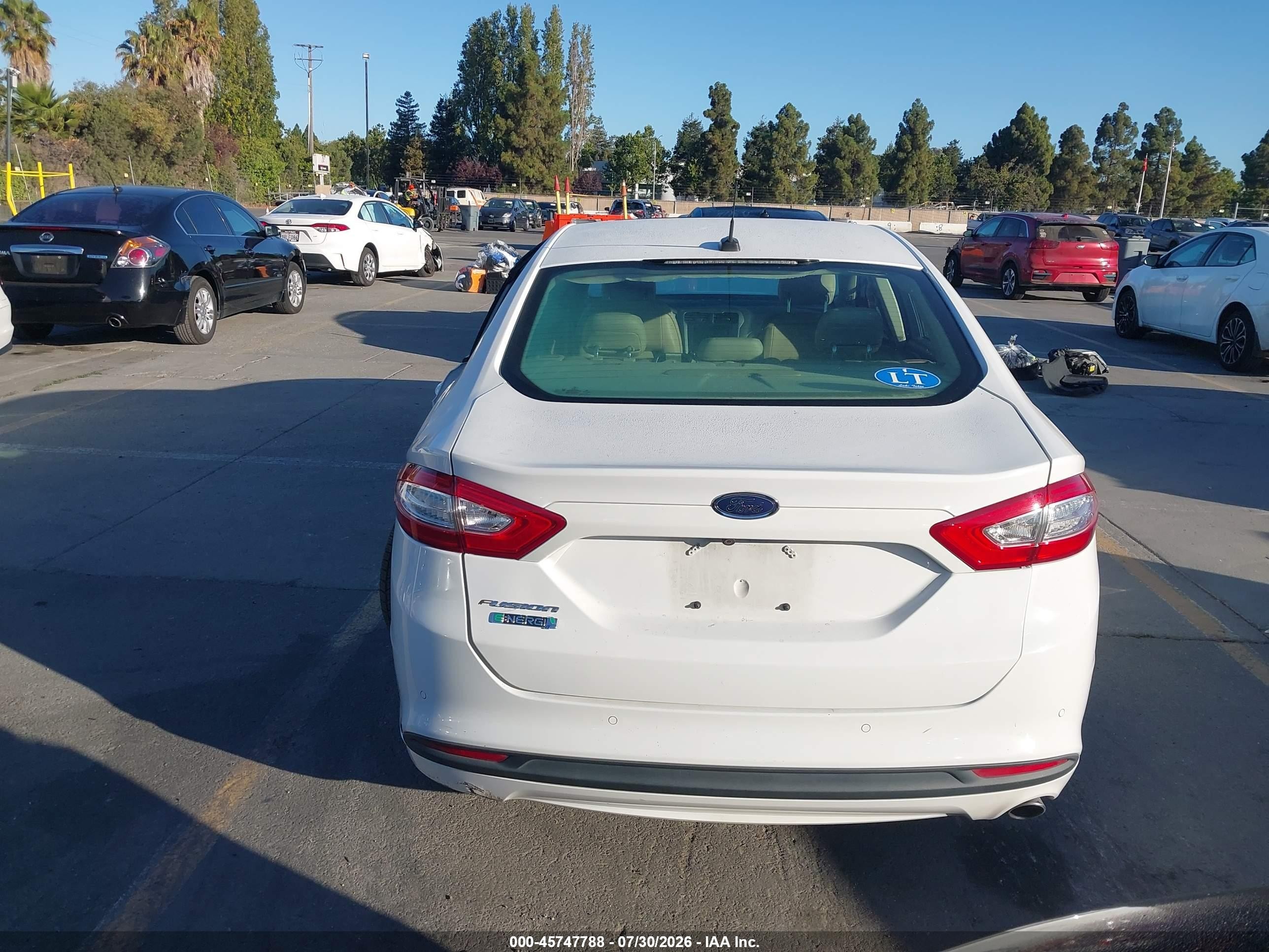 2013 Ford Fusion Energi Se Luxury White vin: 3FA6P0PU2DR242475