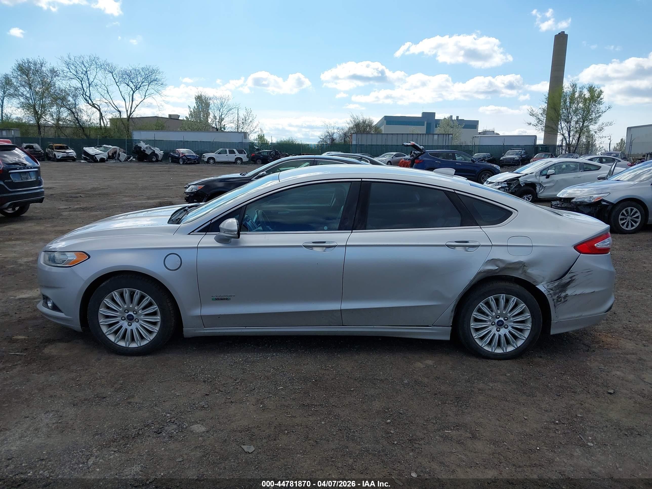 2014 Ford Fusion Energi Se Luxury Silver vin: 3FA6P0PU2ER274487