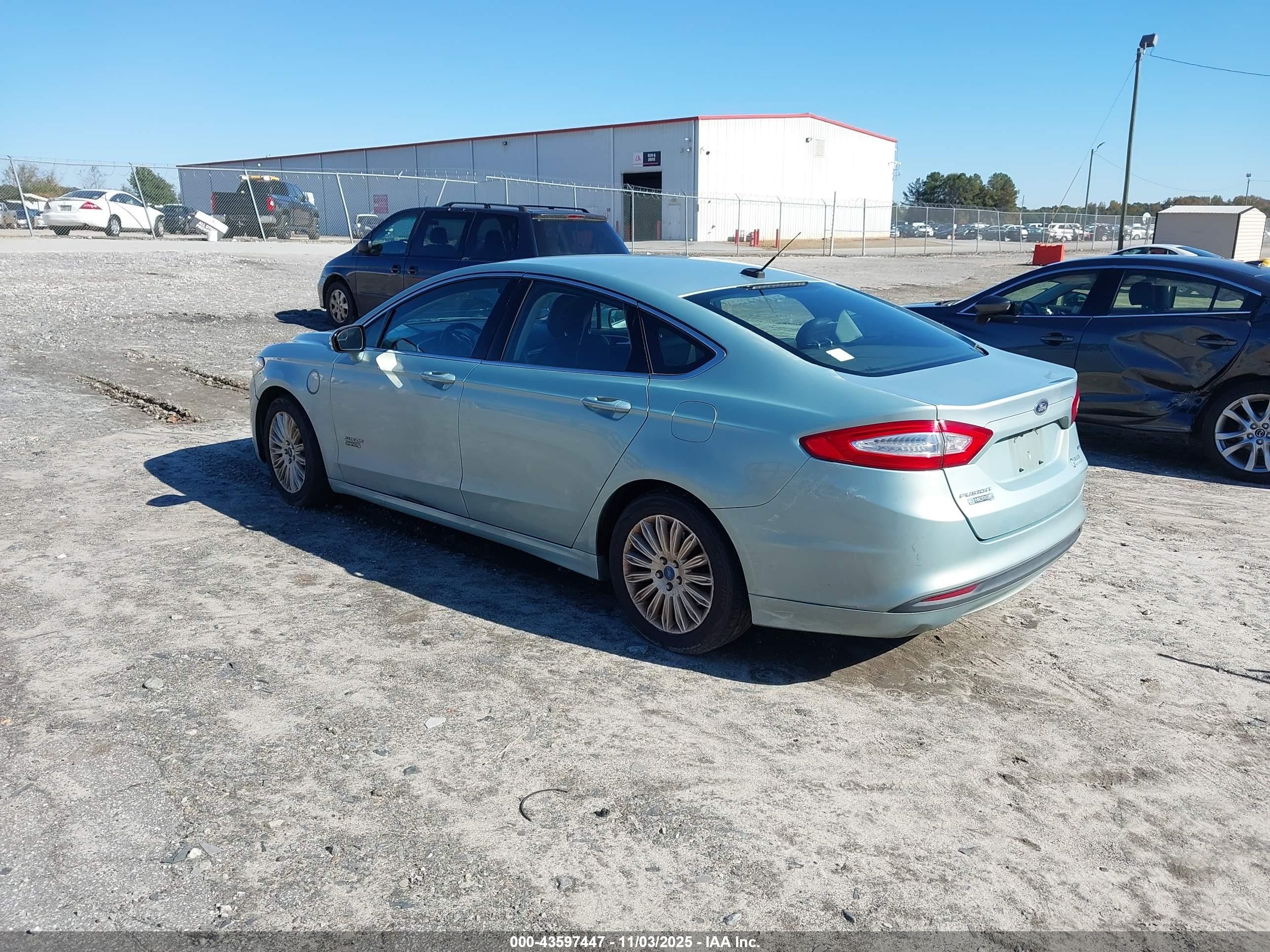 2013 Ford Fusion Energi Se Luxury Green vin: 3FA6P0PU3DR252237