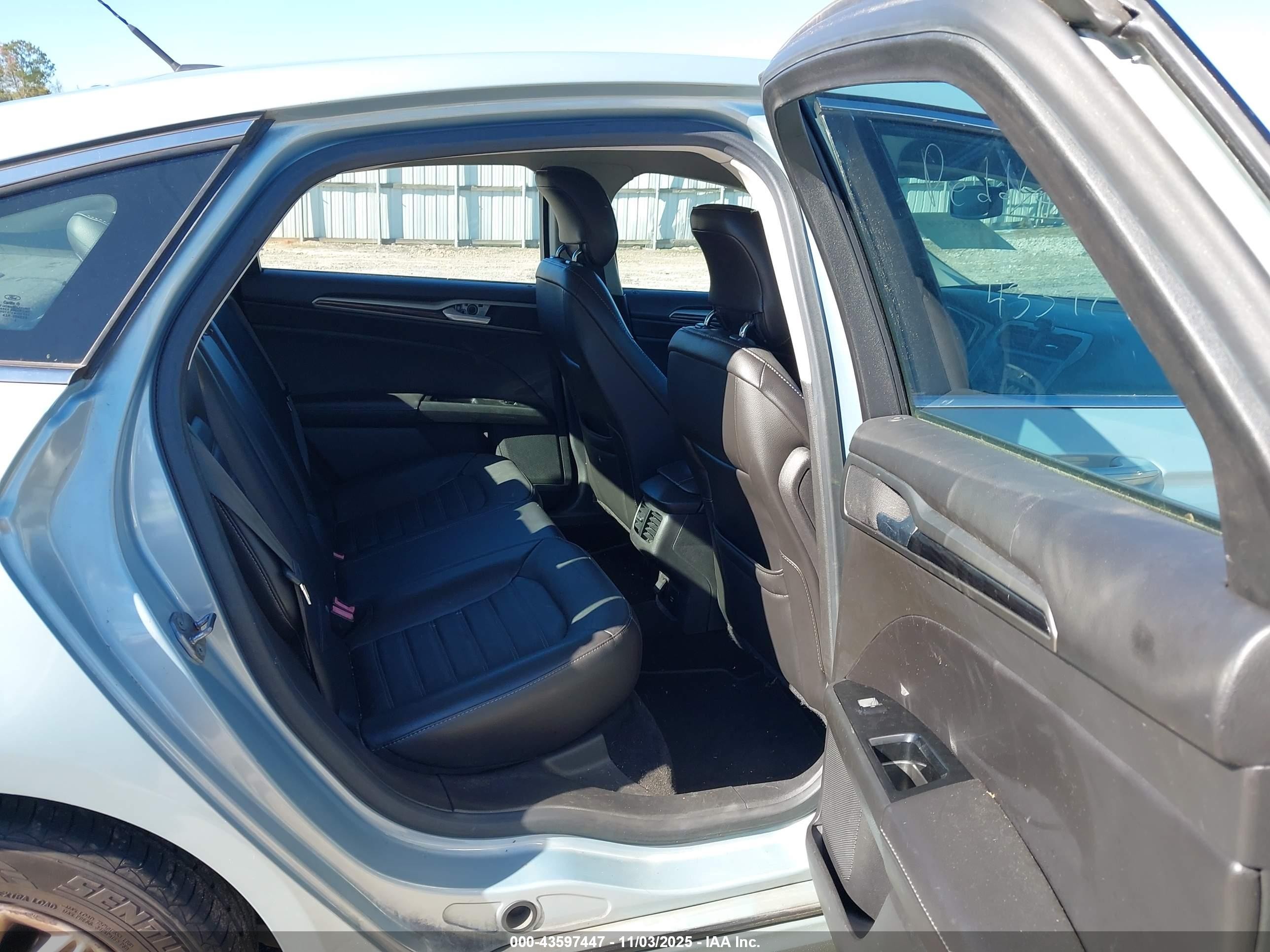 2013 Ford Fusion Energi Se Luxury Green vin: 3FA6P0PU3DR252237