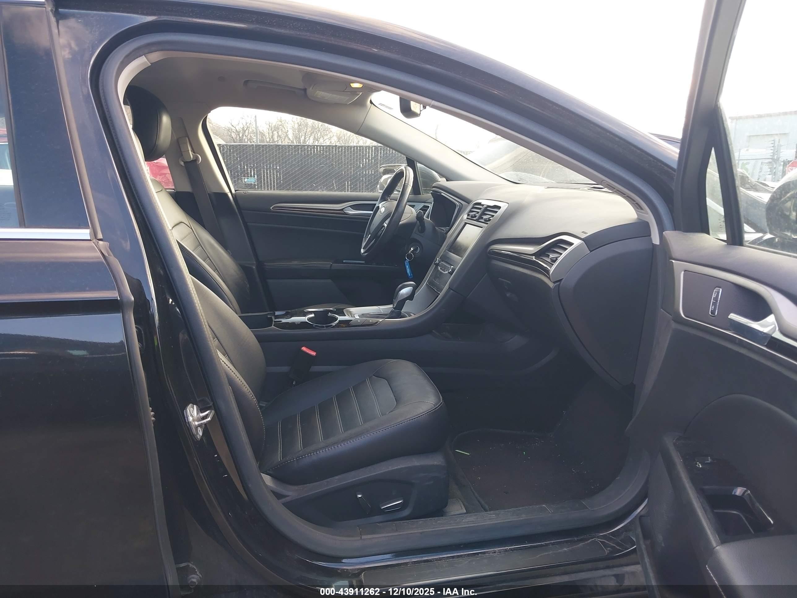 2015 Ford Fusion Energi Se Luxury Black vin: 3FA6P0PU3FR144574