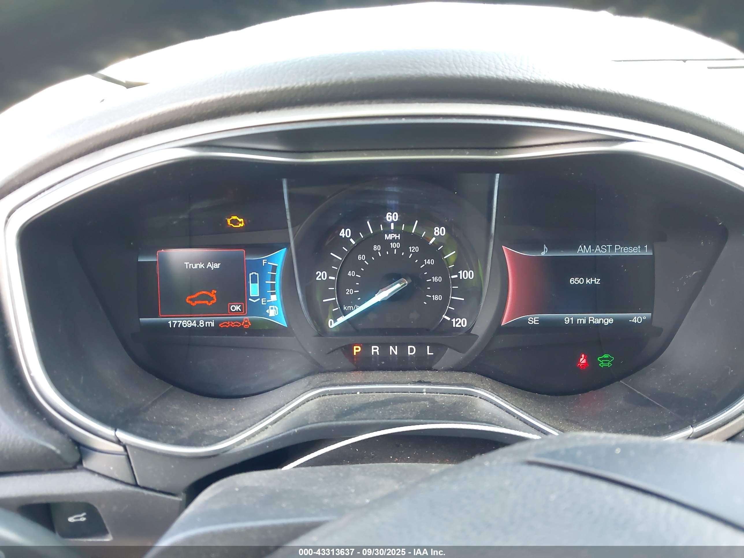 2015 Ford Fusion Energi Se Luxury Черный vin: 3FA6P0PU3FR284401