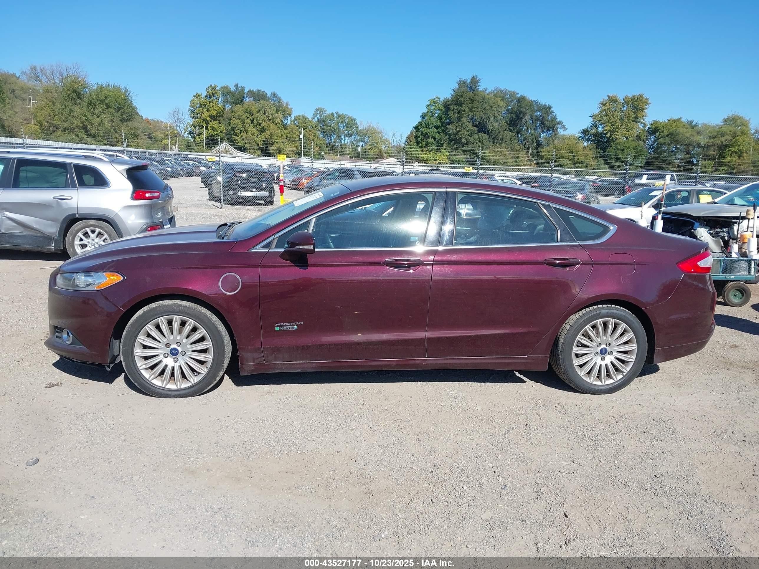 2013 Ford Fusion Energi Se Luxury Maroon vin: 3FA6P0PU4DR308301