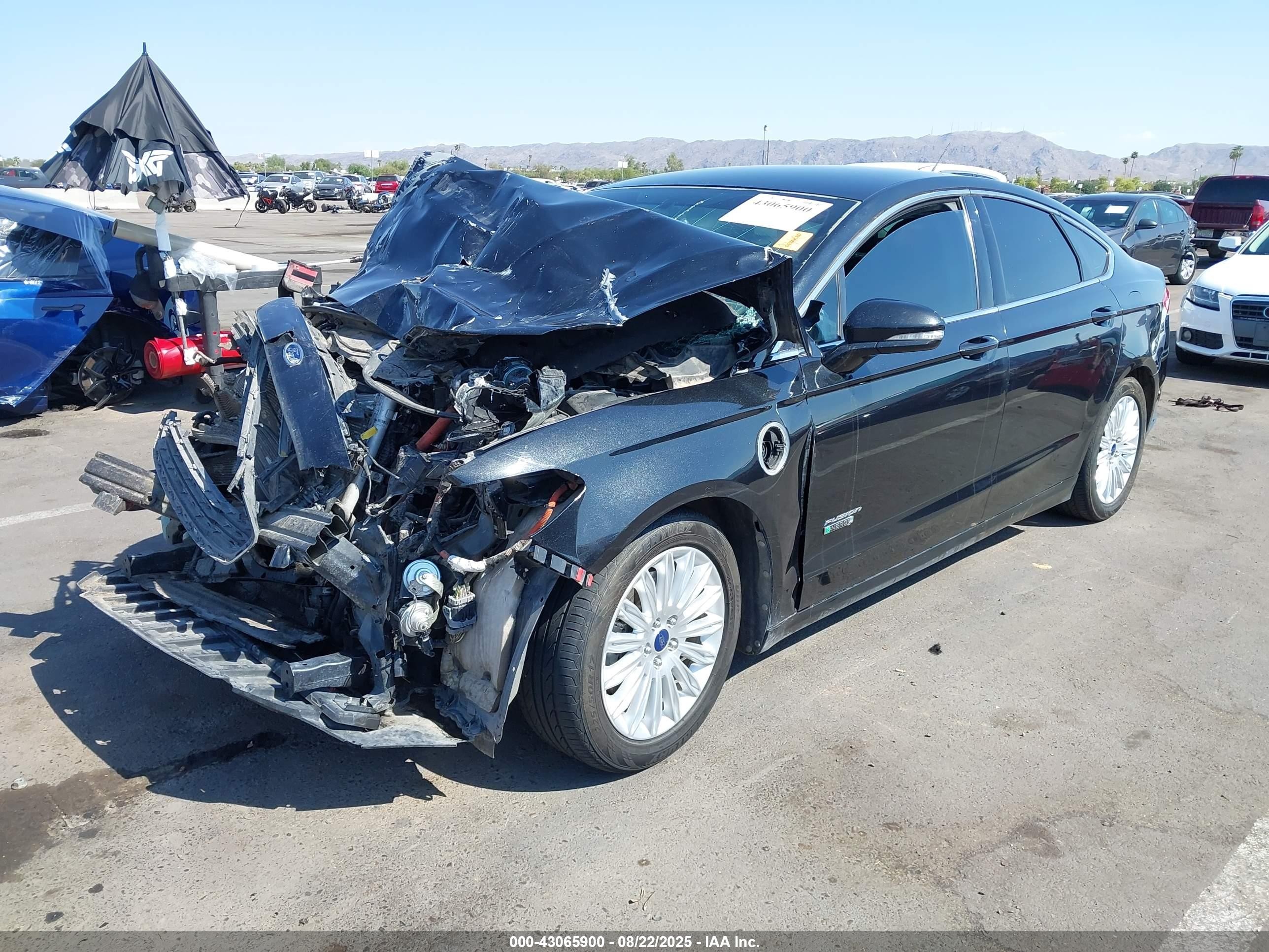2013 Ford Fusion Energi Se Luxury Черный vin: 3FA6P0PU5DR235584