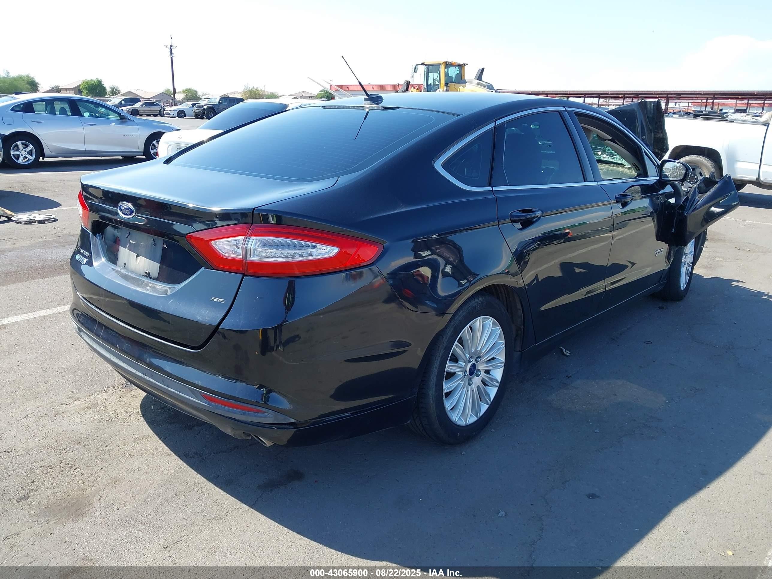 2013 Ford Fusion Energi Se Luxury Черный vin: 3FA6P0PU5DR235584