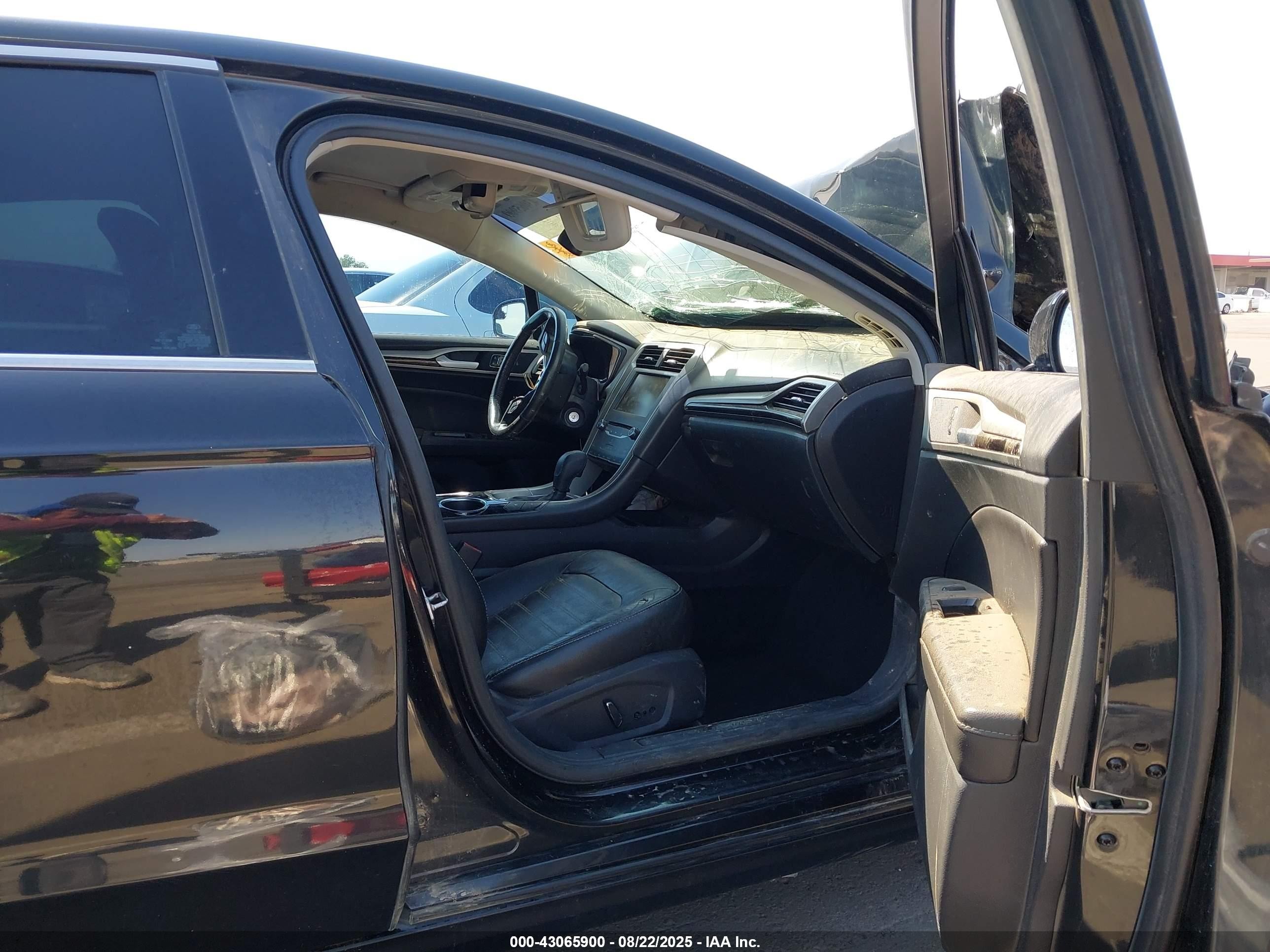 2013 Ford Fusion Energi Se Luxury Черный vin: 3FA6P0PU5DR235584