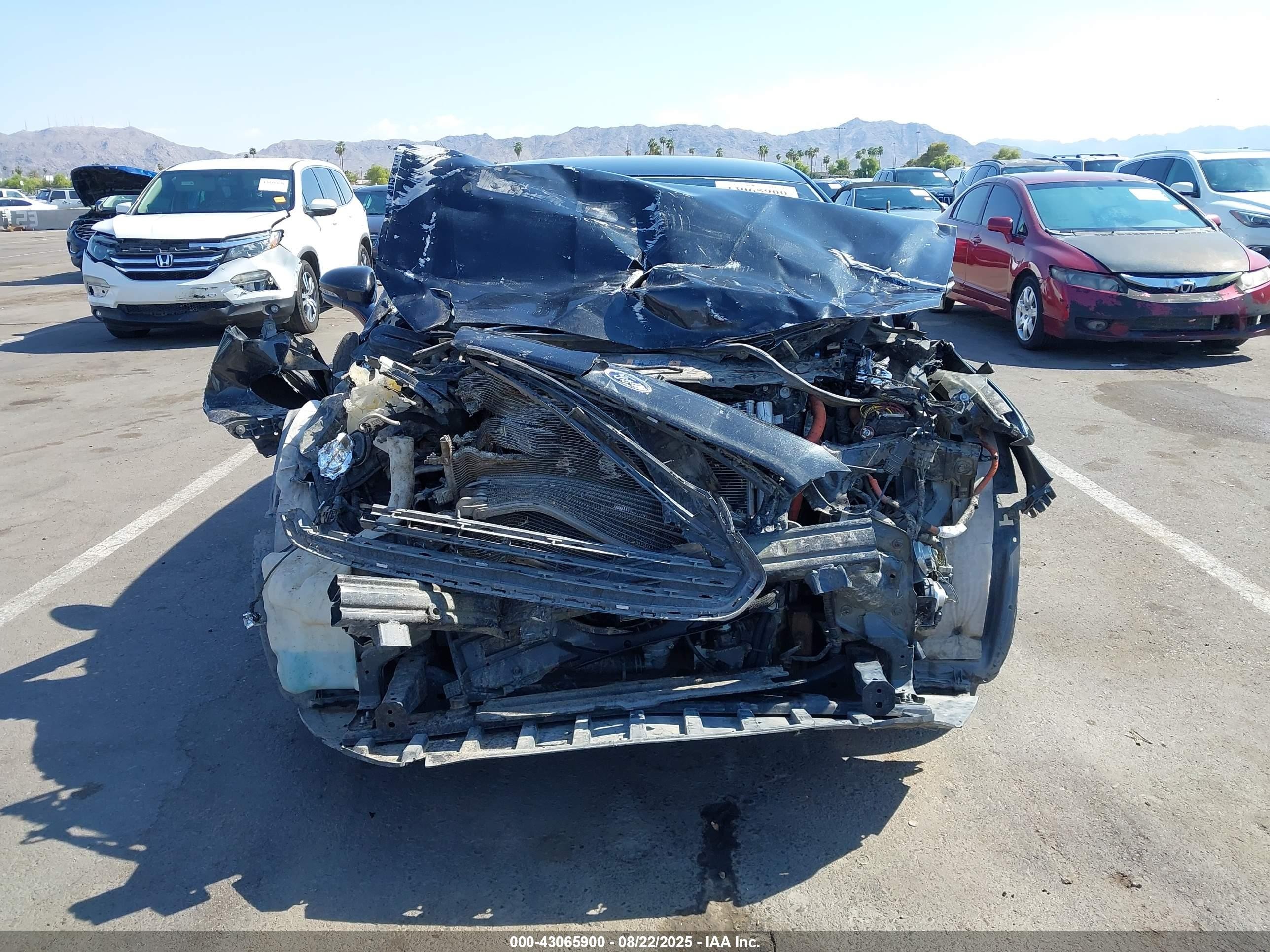 2013 Ford Fusion Energi Se Luxury Черный vin: 3FA6P0PU5DR235584