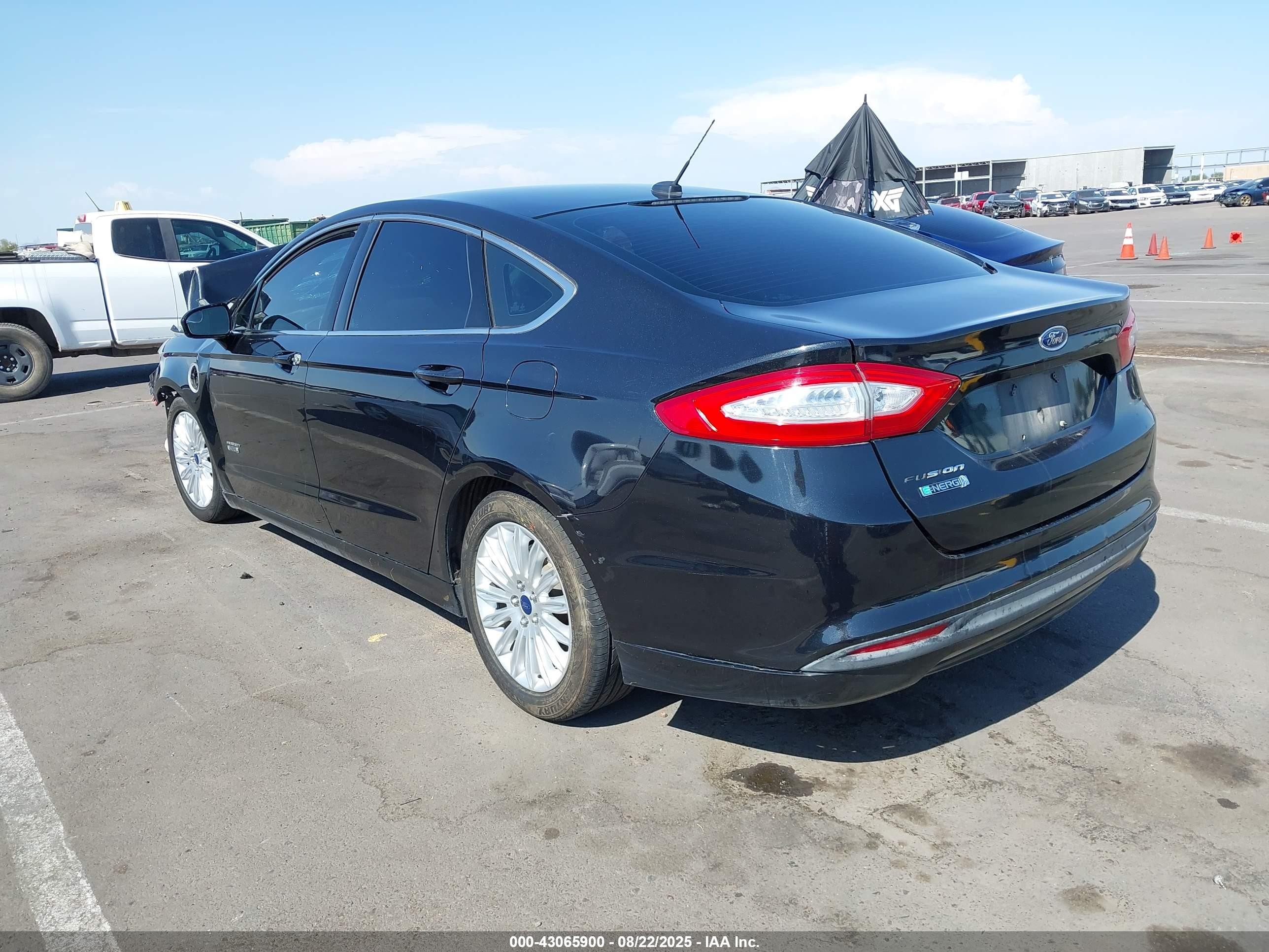 2013 Ford Fusion Energi Se Luxury Черный vin: 3FA6P0PU5DR235584