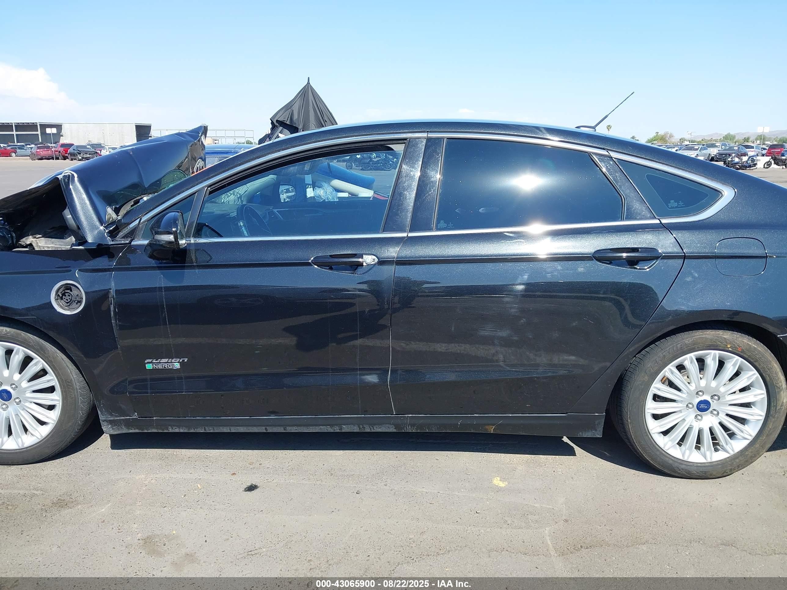 2013 Ford Fusion Energi Se Luxury Черный vin: 3FA6P0PU5DR235584