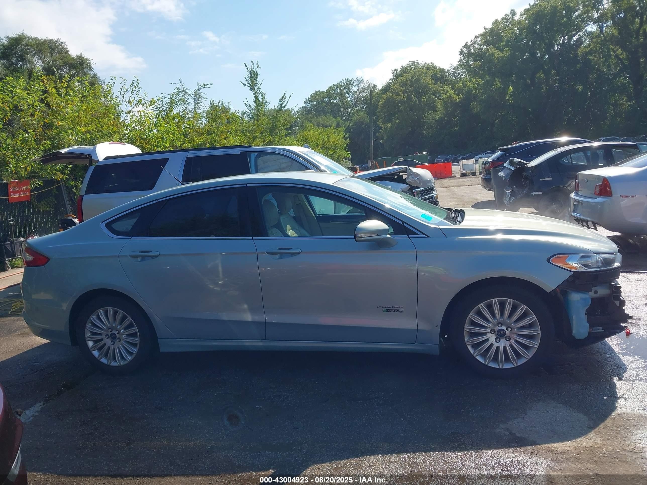 2013 Ford Fusion Energi Se Luxury Light Blue vin: 3FA6P0PU5DR294604