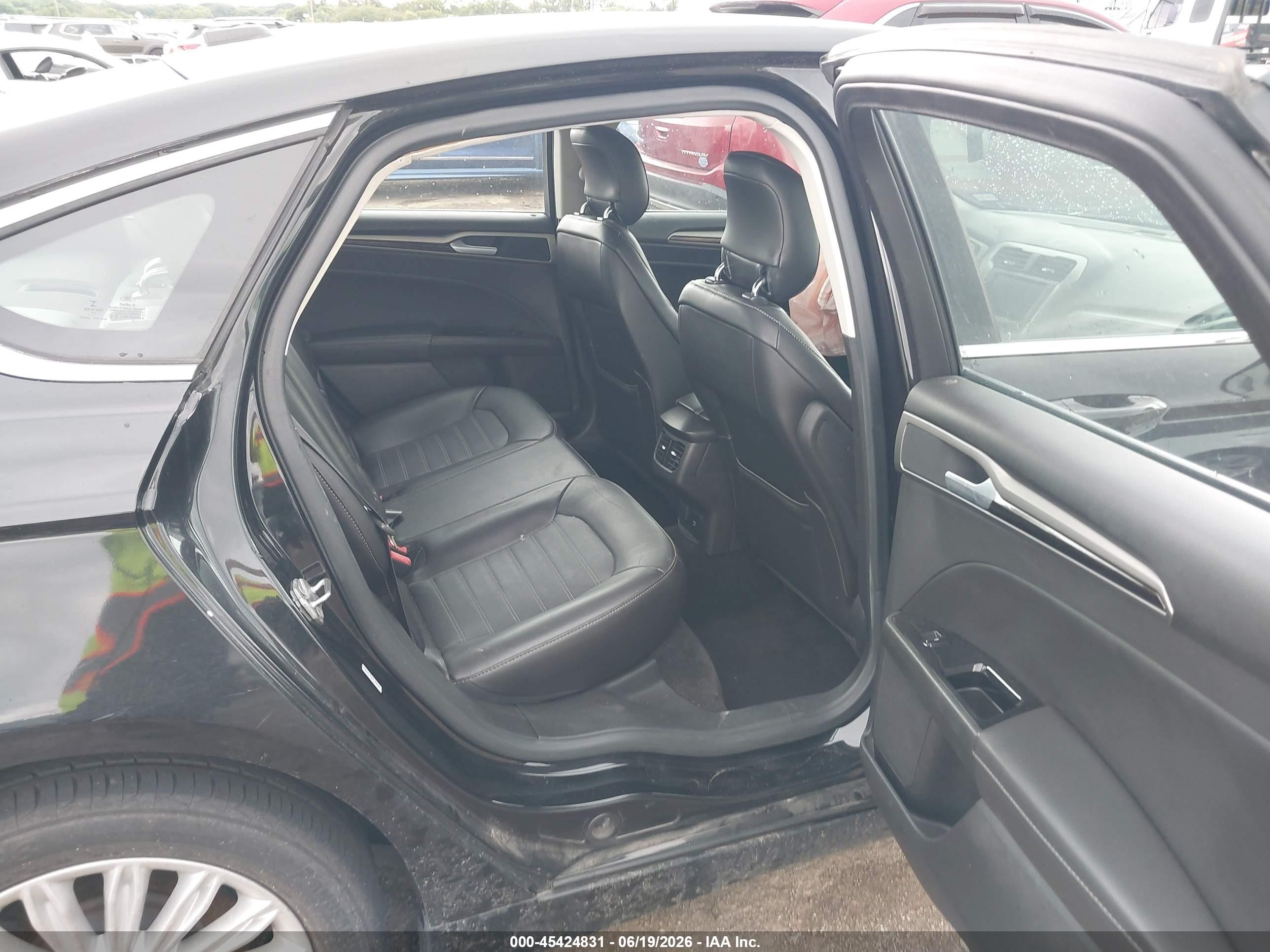 2014 Ford Fusion Energi Se Luxury Черный vin: 3FA6P0PU5ER234873