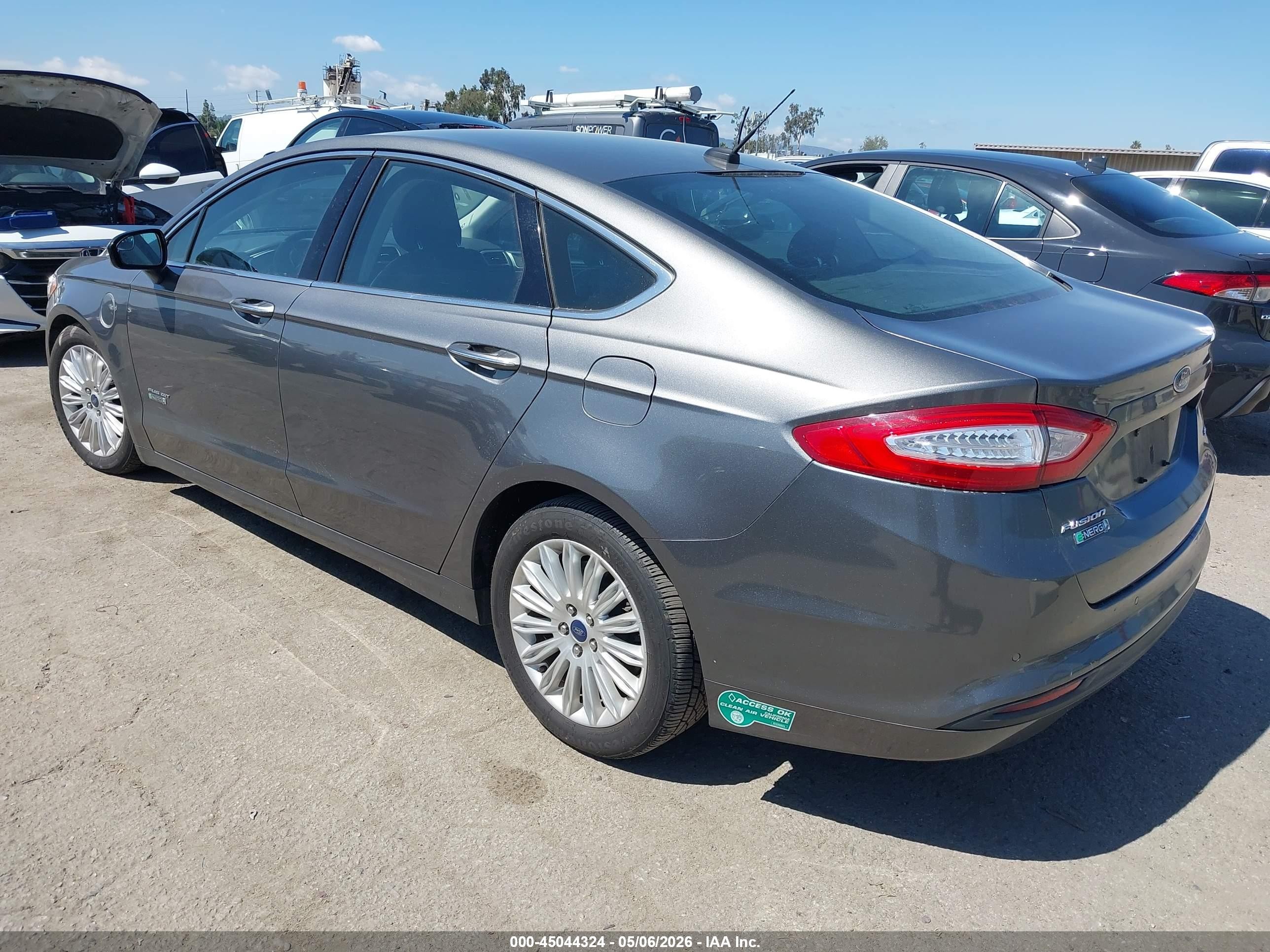 2014 Ford Fusion Energi Se Luxury Серый vin: 3FA6P0PU5ER302069